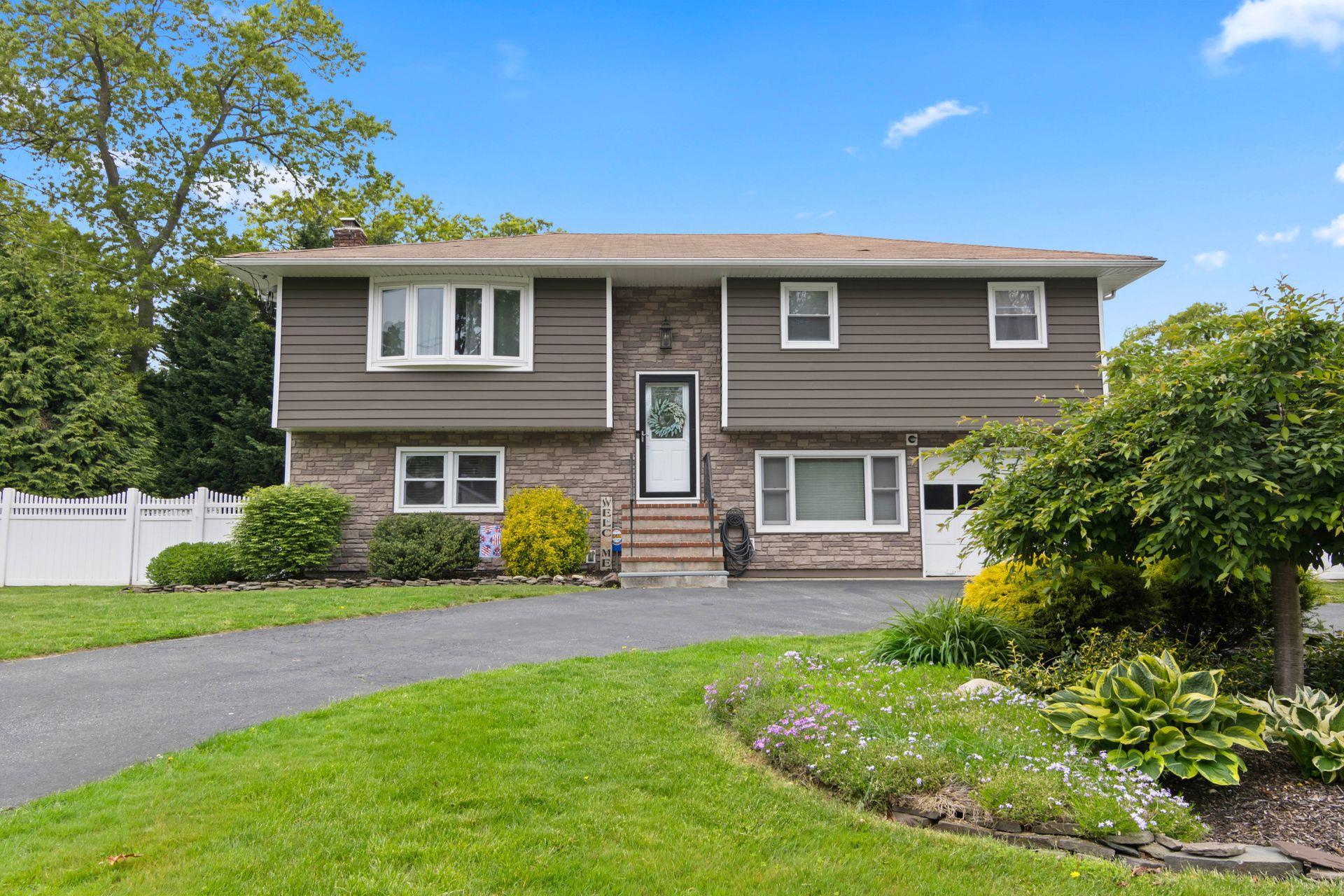 Single Family Harrison  Suffolk County, NY 11764, MLS-862112-2