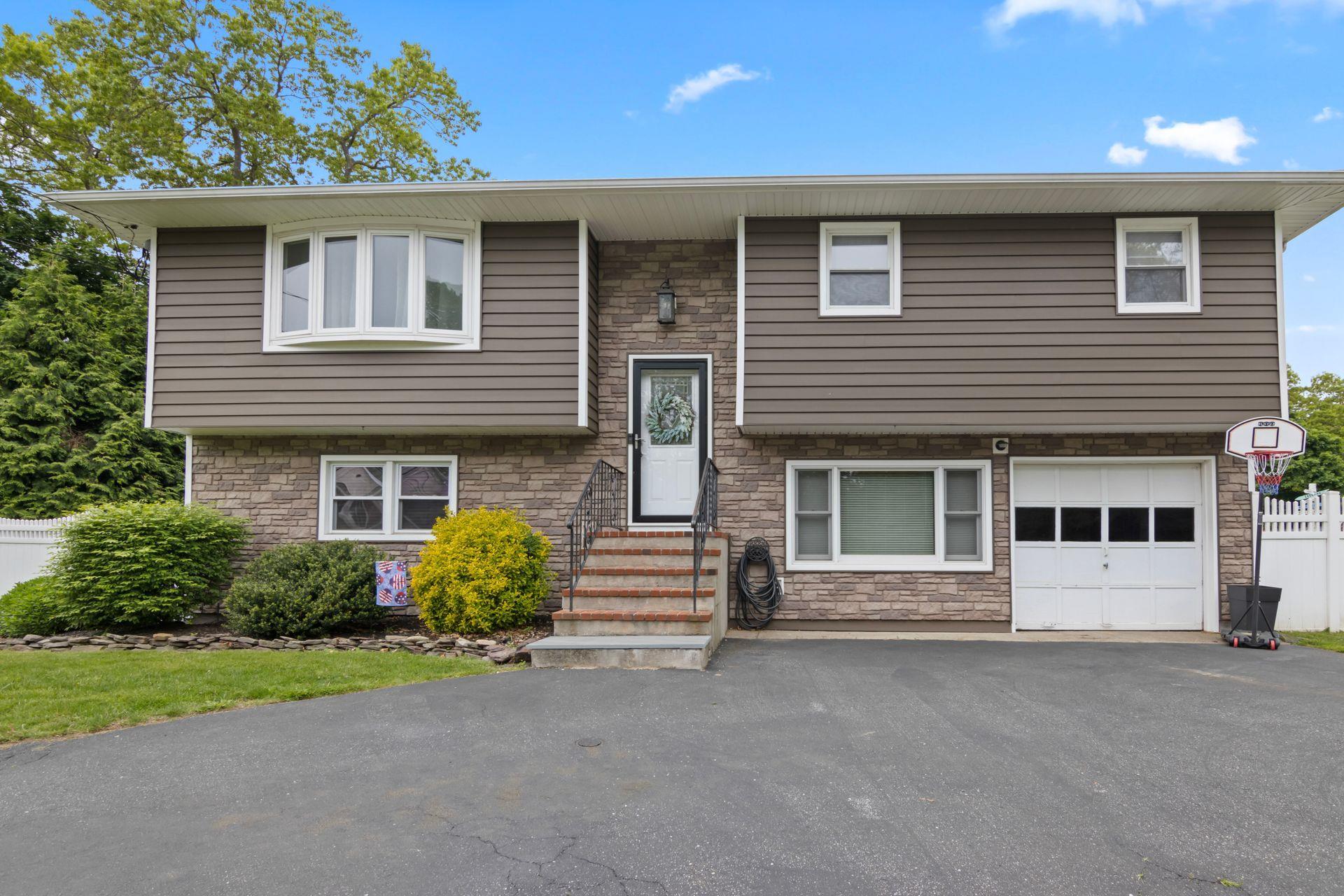 Single Family Harrison  Suffolk County, NY 11764, MLS-862112-5