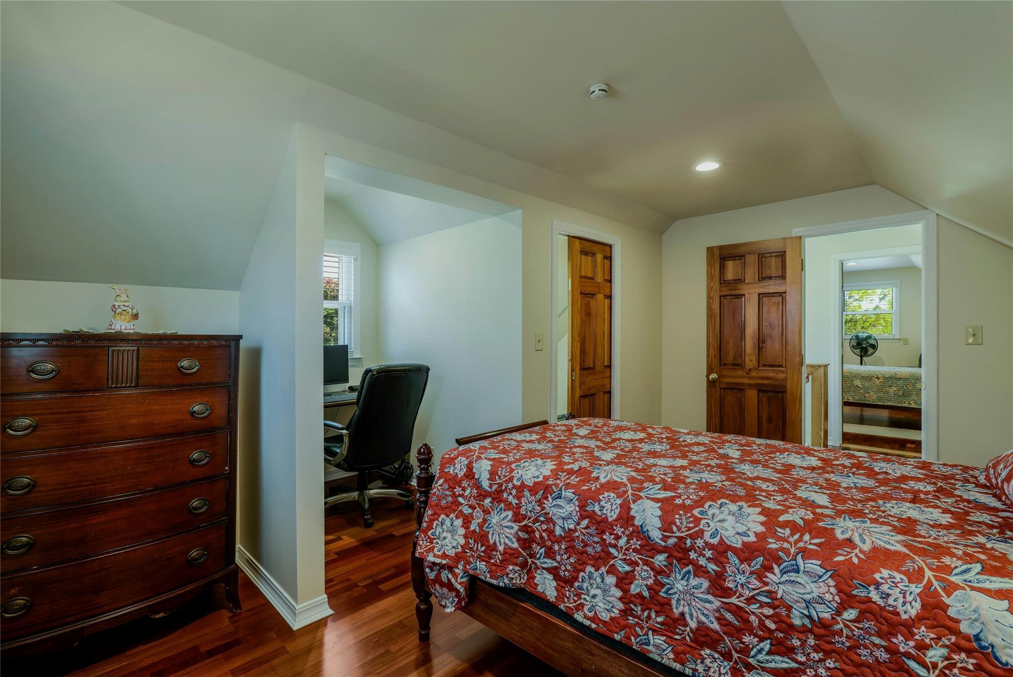 Single Family End  Nassau County, NY 11040, MLS-862127-16