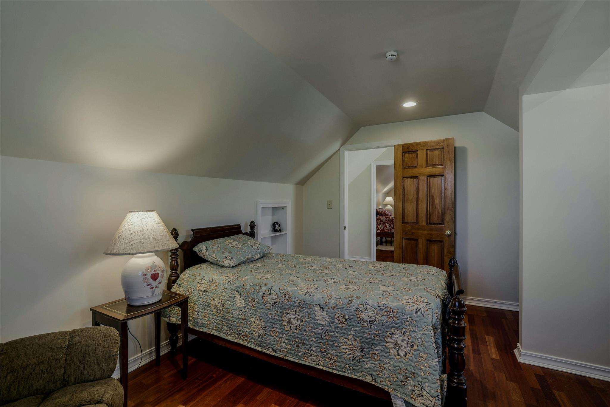 Single Family End  Nassau County, NY 11040, MLS-862127-18