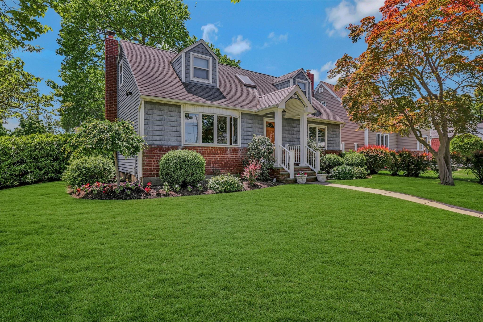 Single Family End  Nassau County, NY 11040, MLS-862127-2