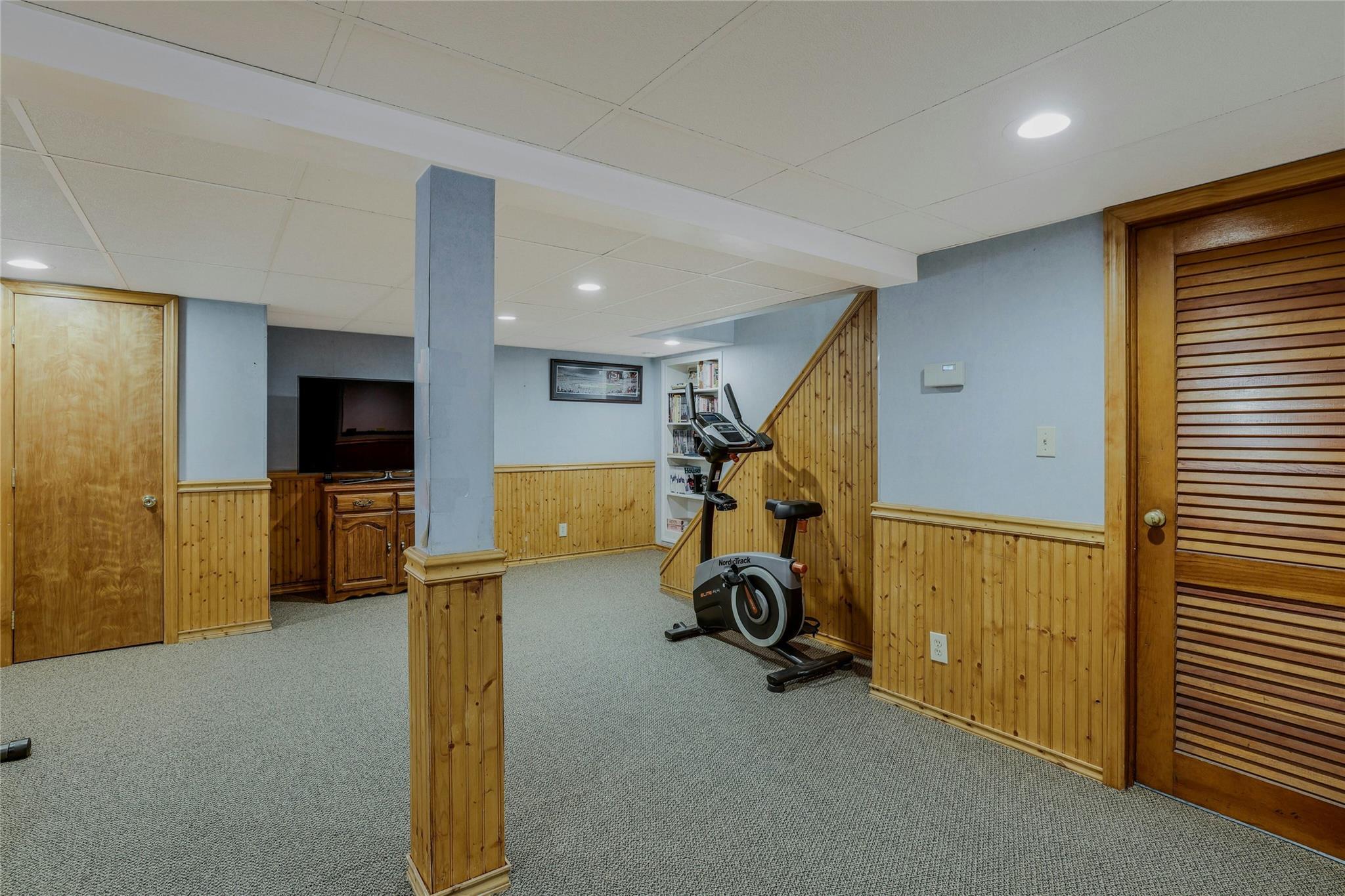Single Family End  Nassau County, NY 11040, MLS-862127-20