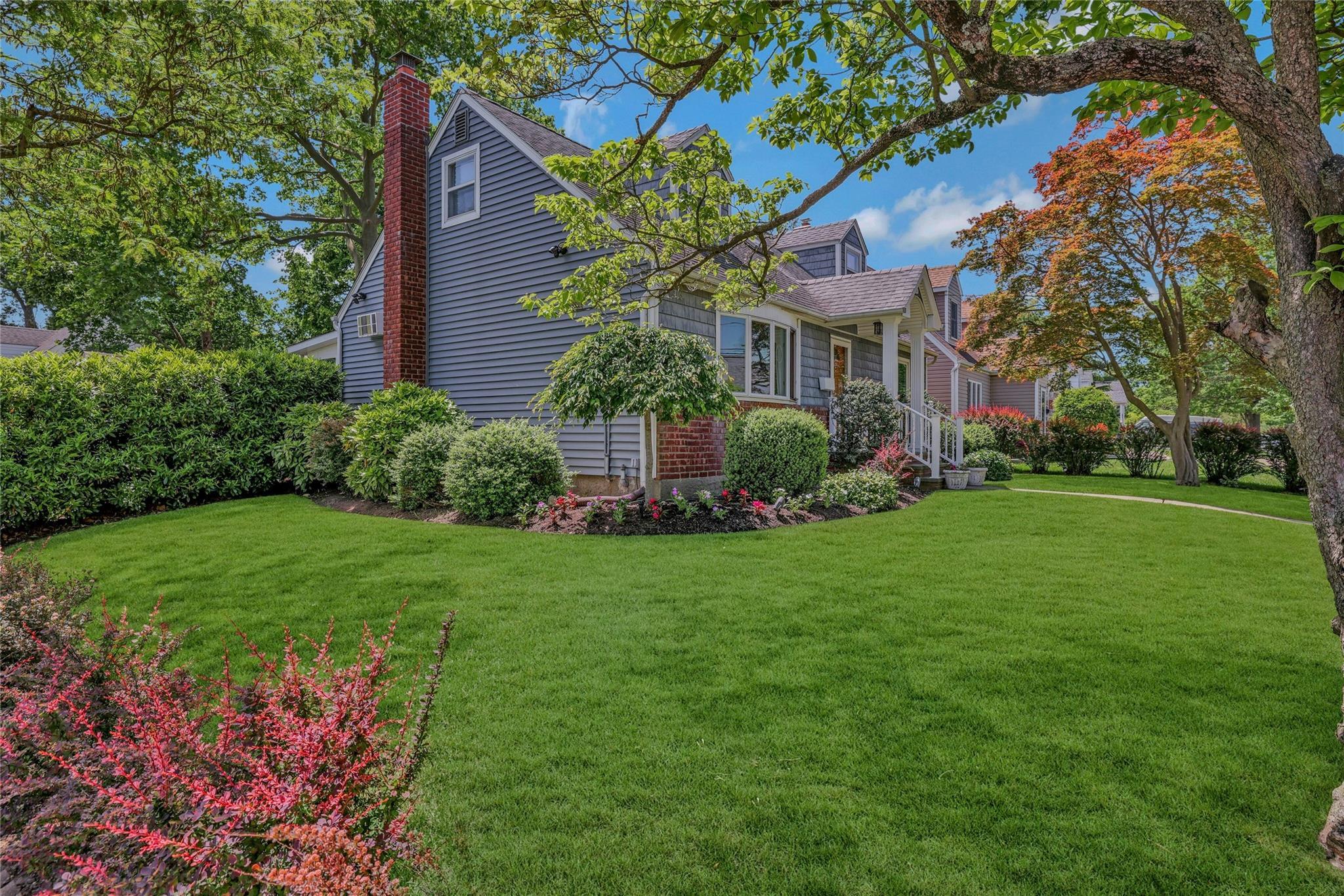 Single Family End  Nassau County, NY 11040, MLS-862127-26