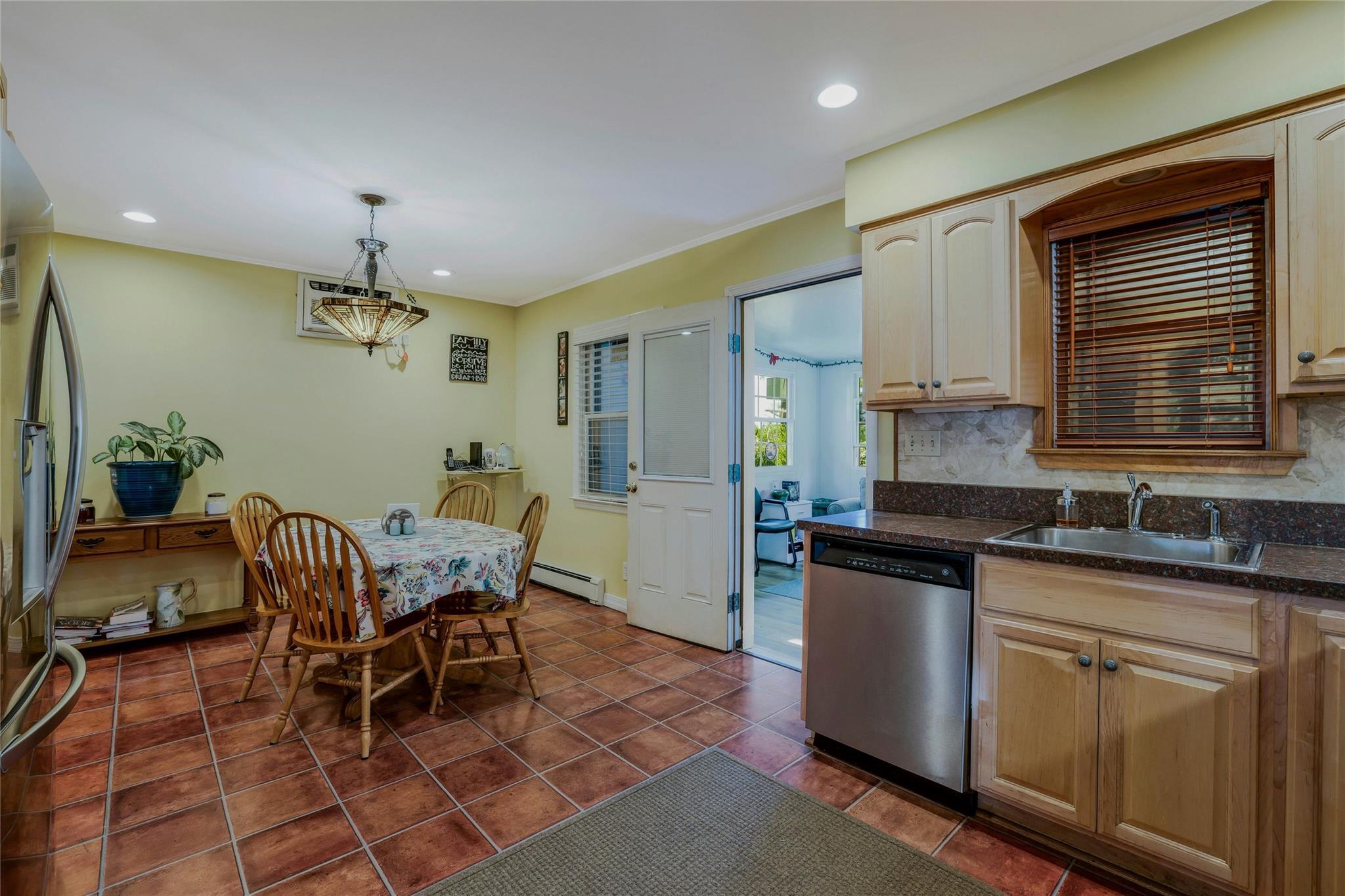 Single Family End  Nassau County, NY 11040, MLS-862127-8