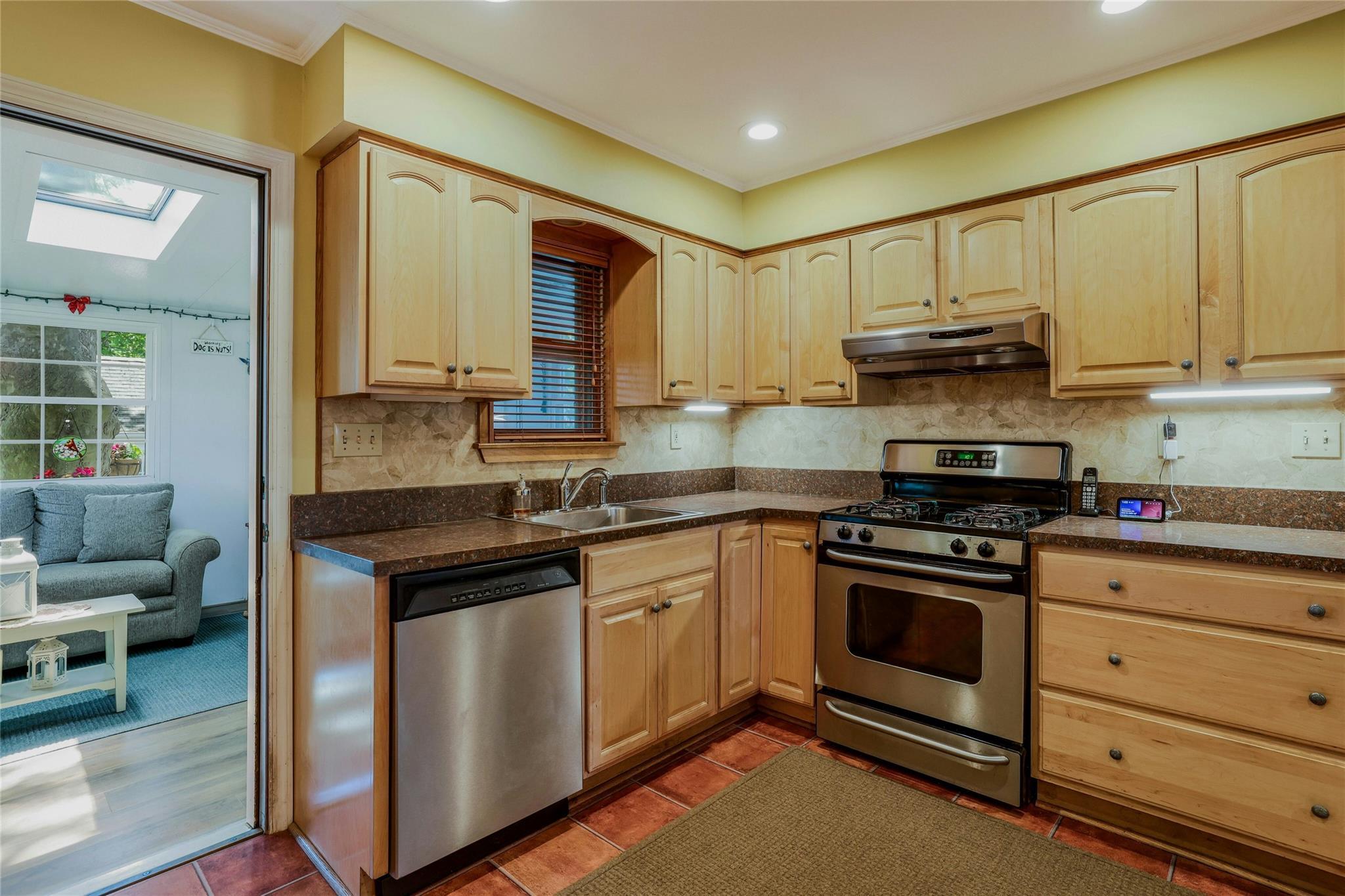 Single Family End  Nassau County, NY 11040, MLS-862127-9