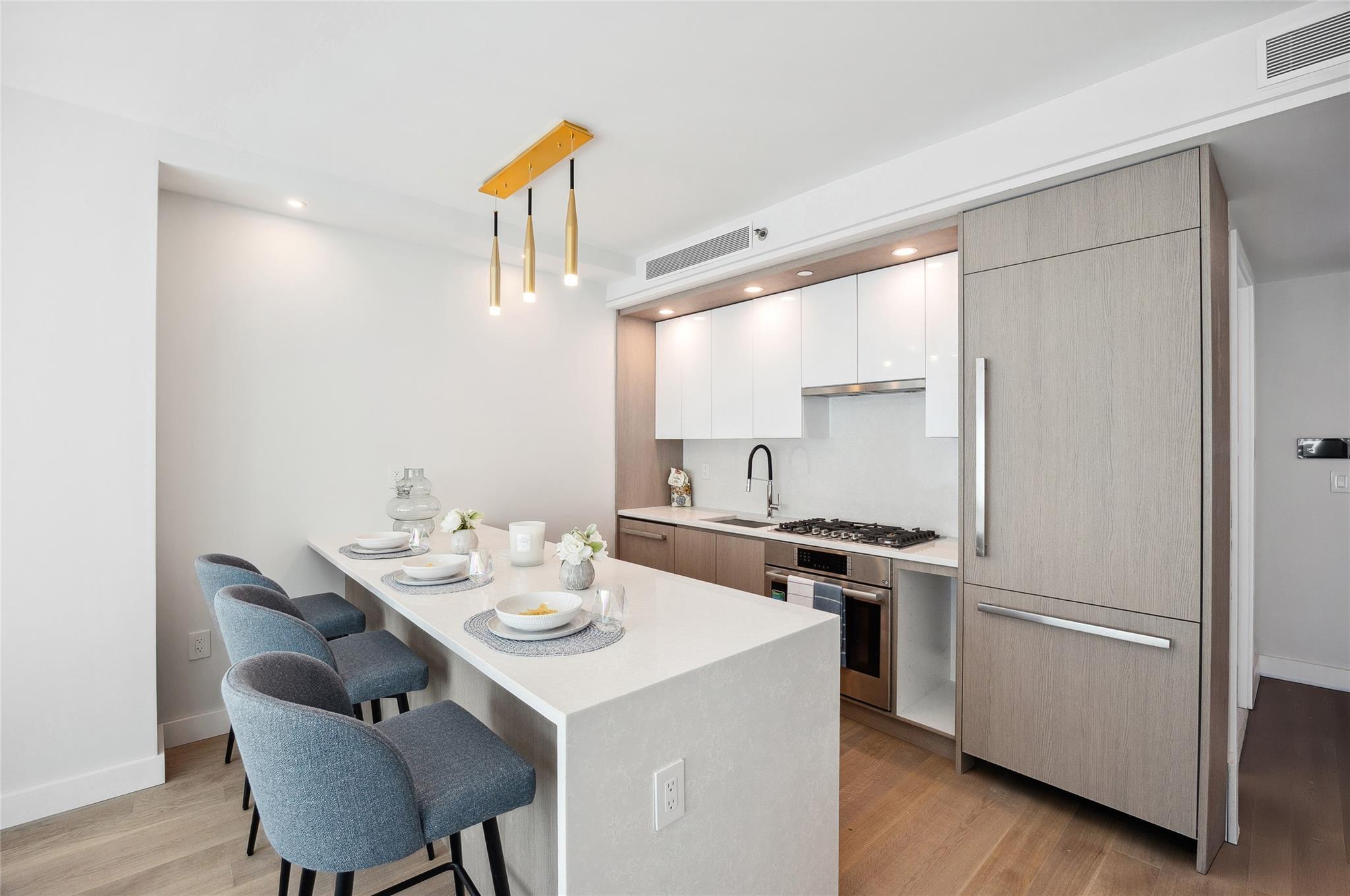 Condo Parsons  Queens, NY 11354, MLS-862131-19