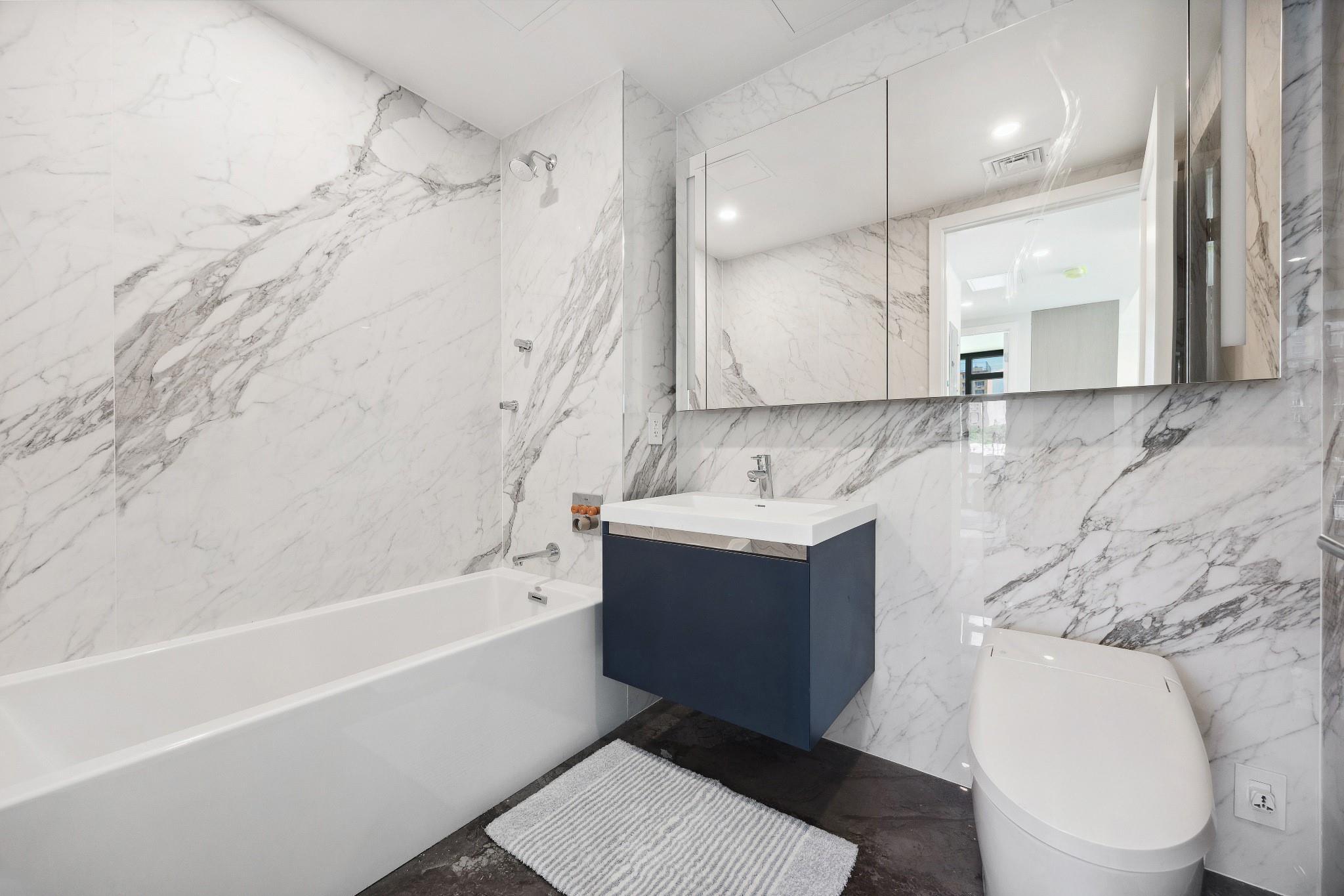 Condo Parsons  Queens, NY 11354, MLS-862131-24