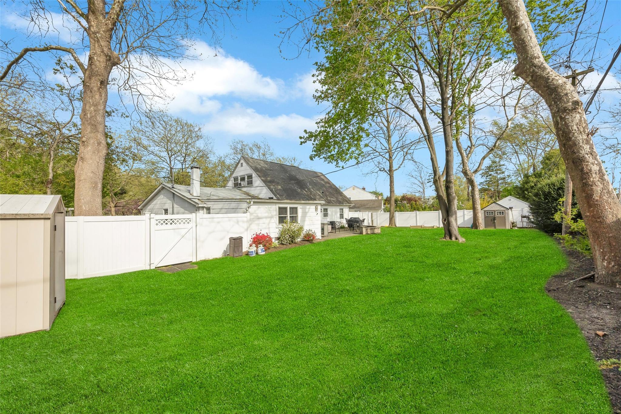 Single Family Twisting  Suffolk County, NY 11755, MLS-862144-34