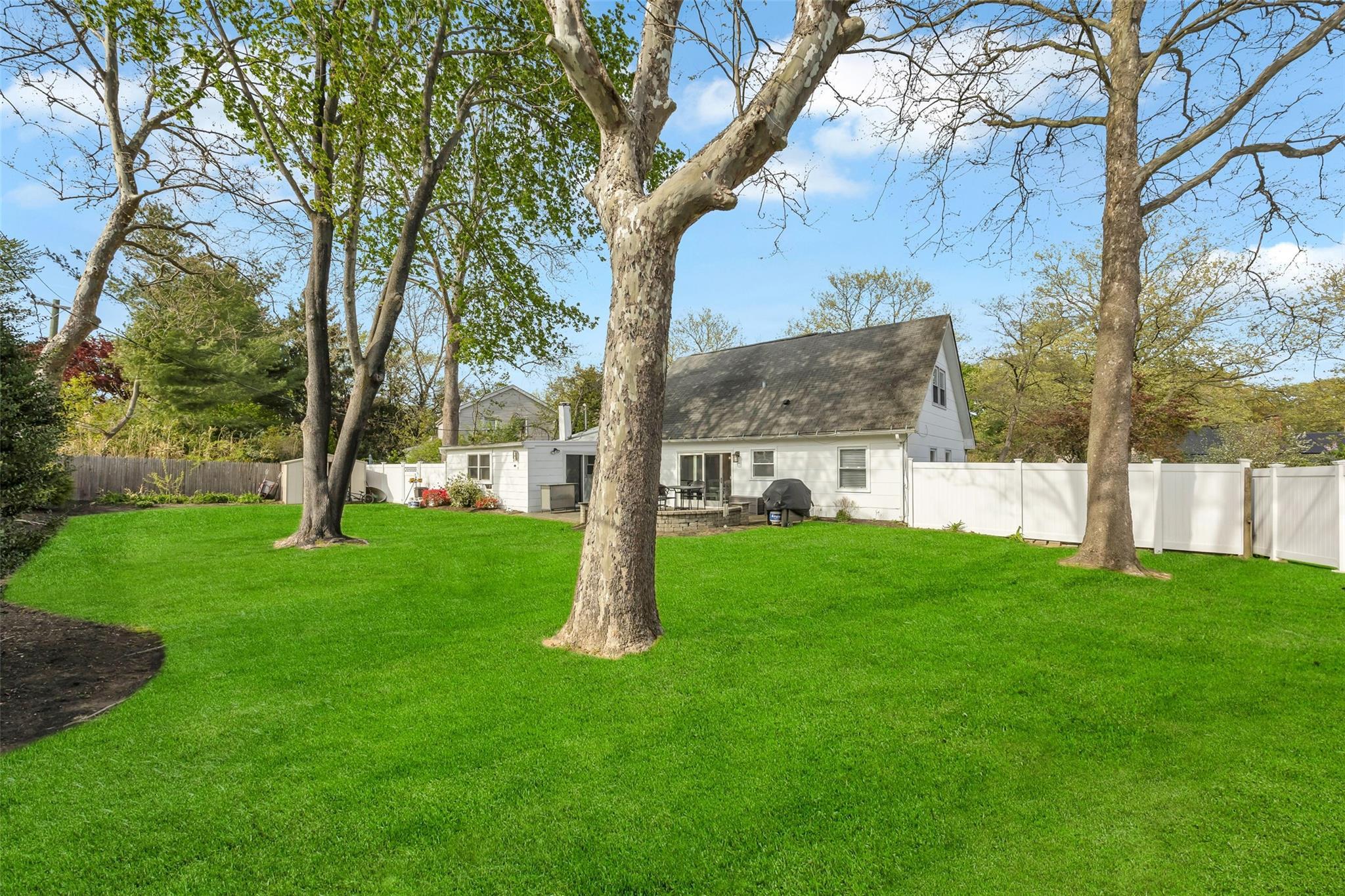 Single Family Twisting  Suffolk County, NY 11755, MLS-862144-35
