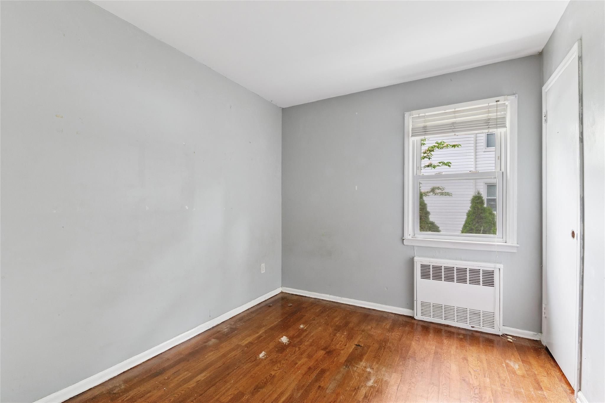Single Family Denton  Nassau County, NY 11563, MLS-862150-10