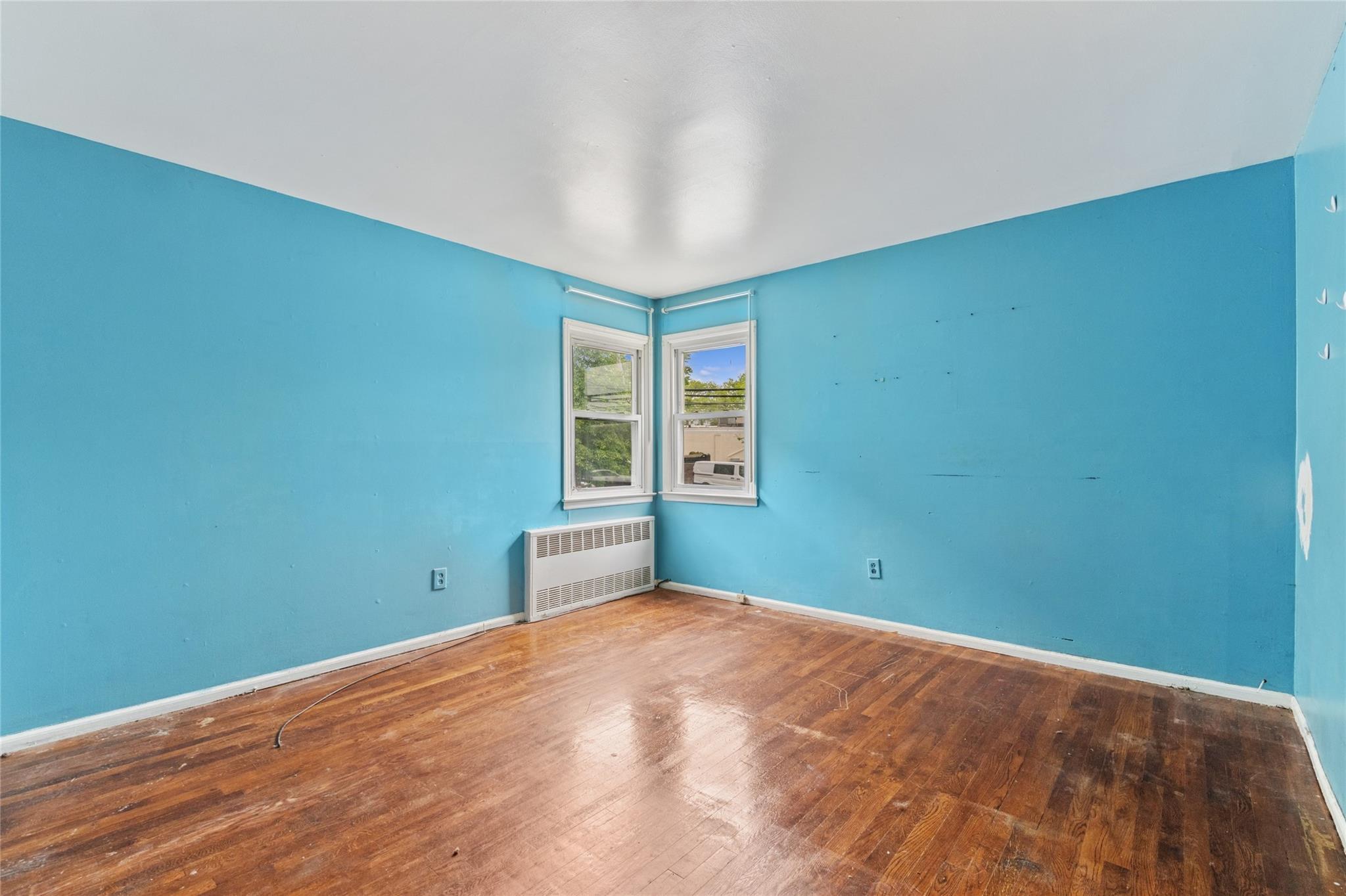 Single Family Denton  Nassau County, NY 11563, MLS-862150-12