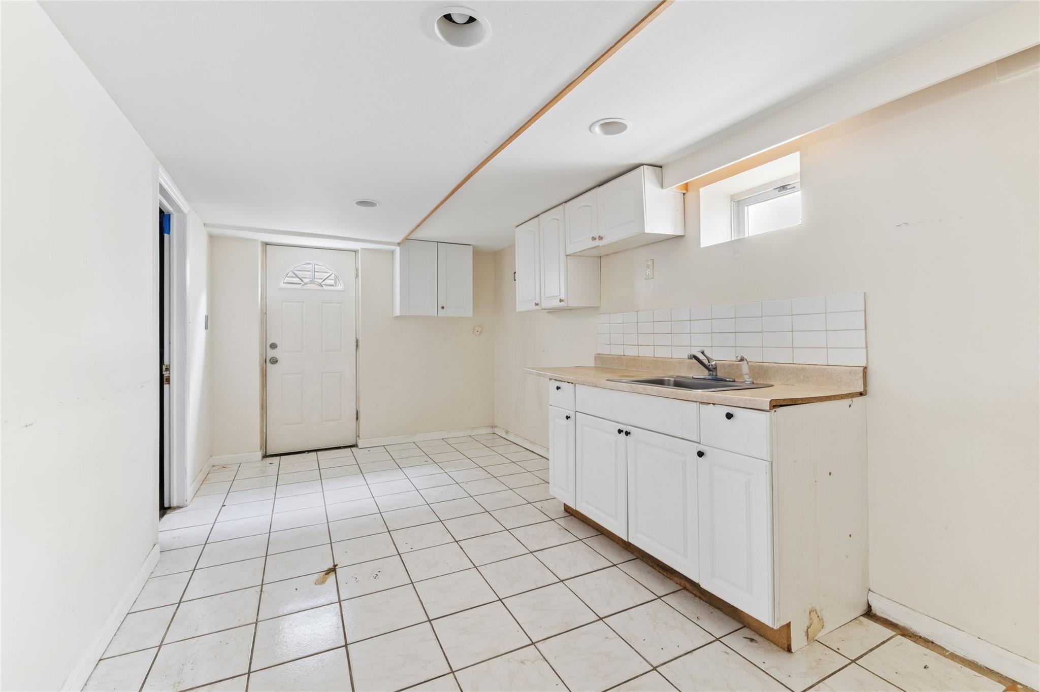 Single Family Denton  Nassau County, NY 11563, MLS-862150-15