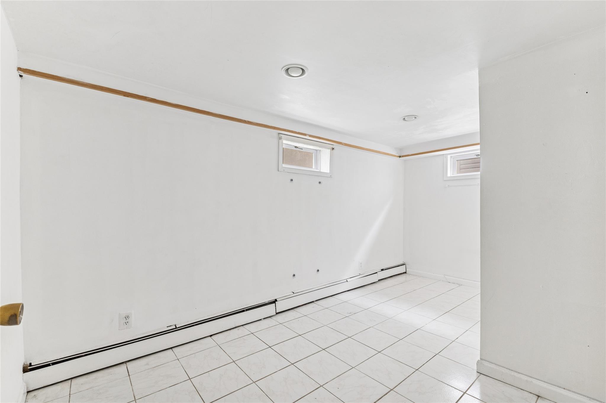Single Family Denton  Nassau County, NY 11563, MLS-862150-17