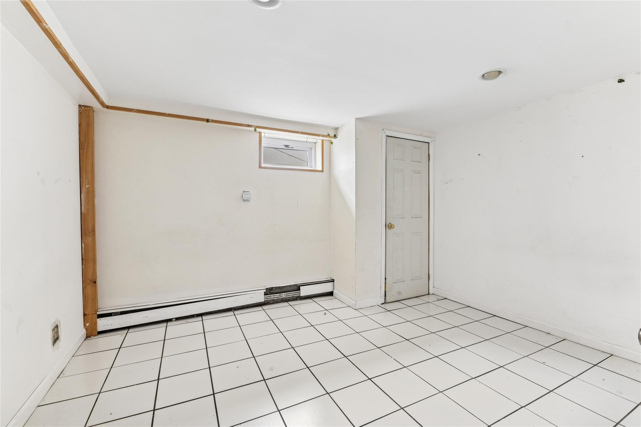 Single Family Denton  Nassau County, NY 11563, MLS-862150-18
