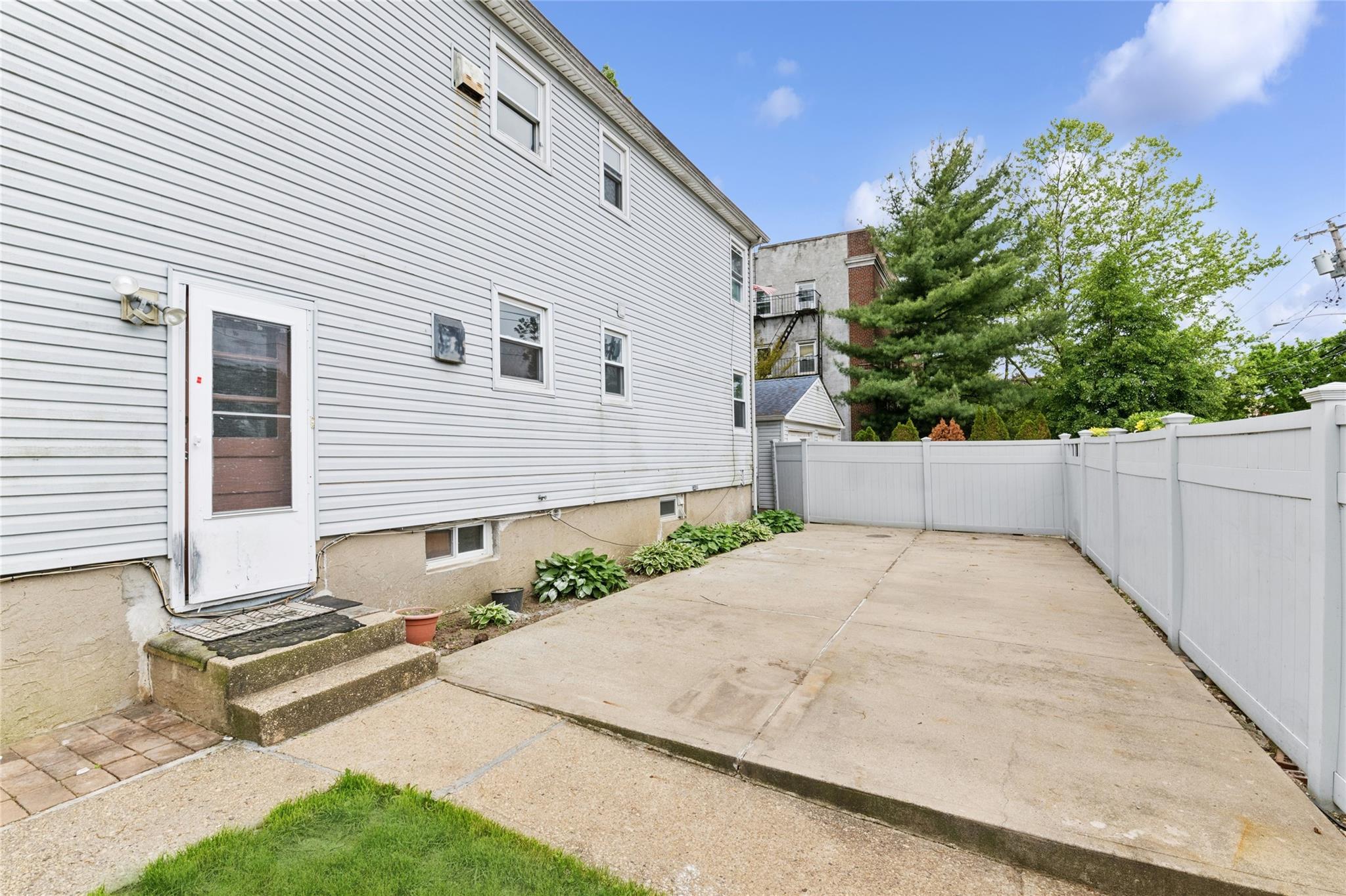 Single Family Denton  Nassau County, NY 11563, MLS-862150-19