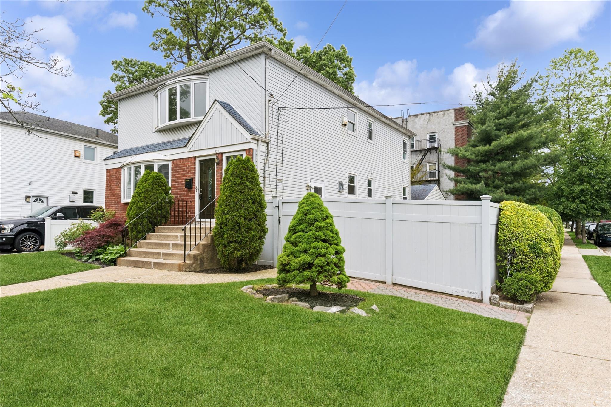 Single Family Denton  Nassau County, NY 11563, MLS-862150-2