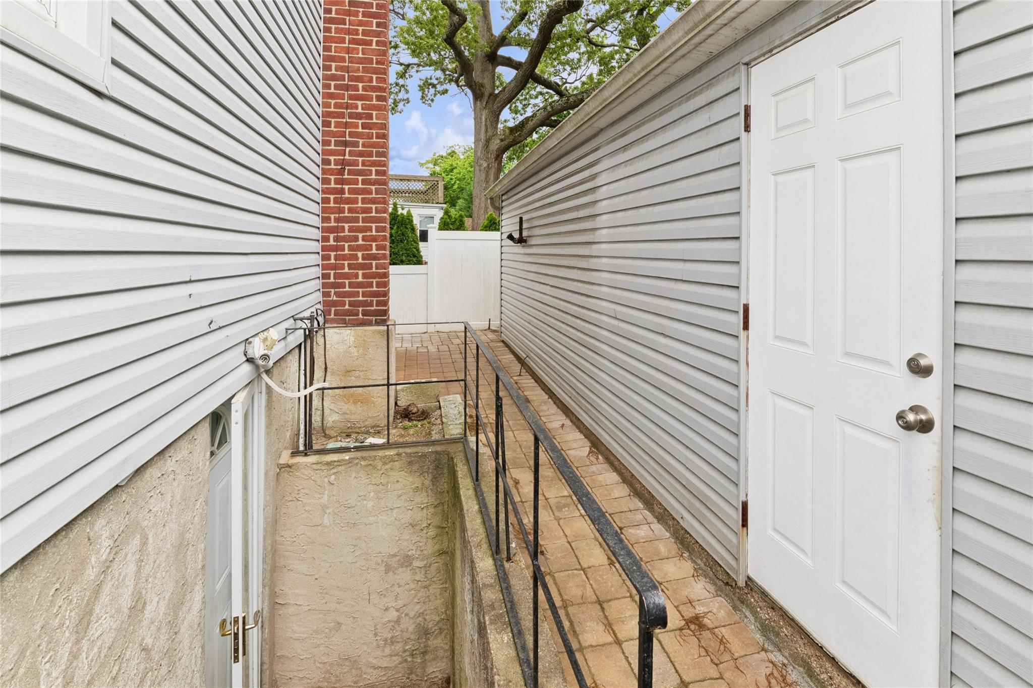 Single Family Denton  Nassau County, NY 11563, MLS-862150-20