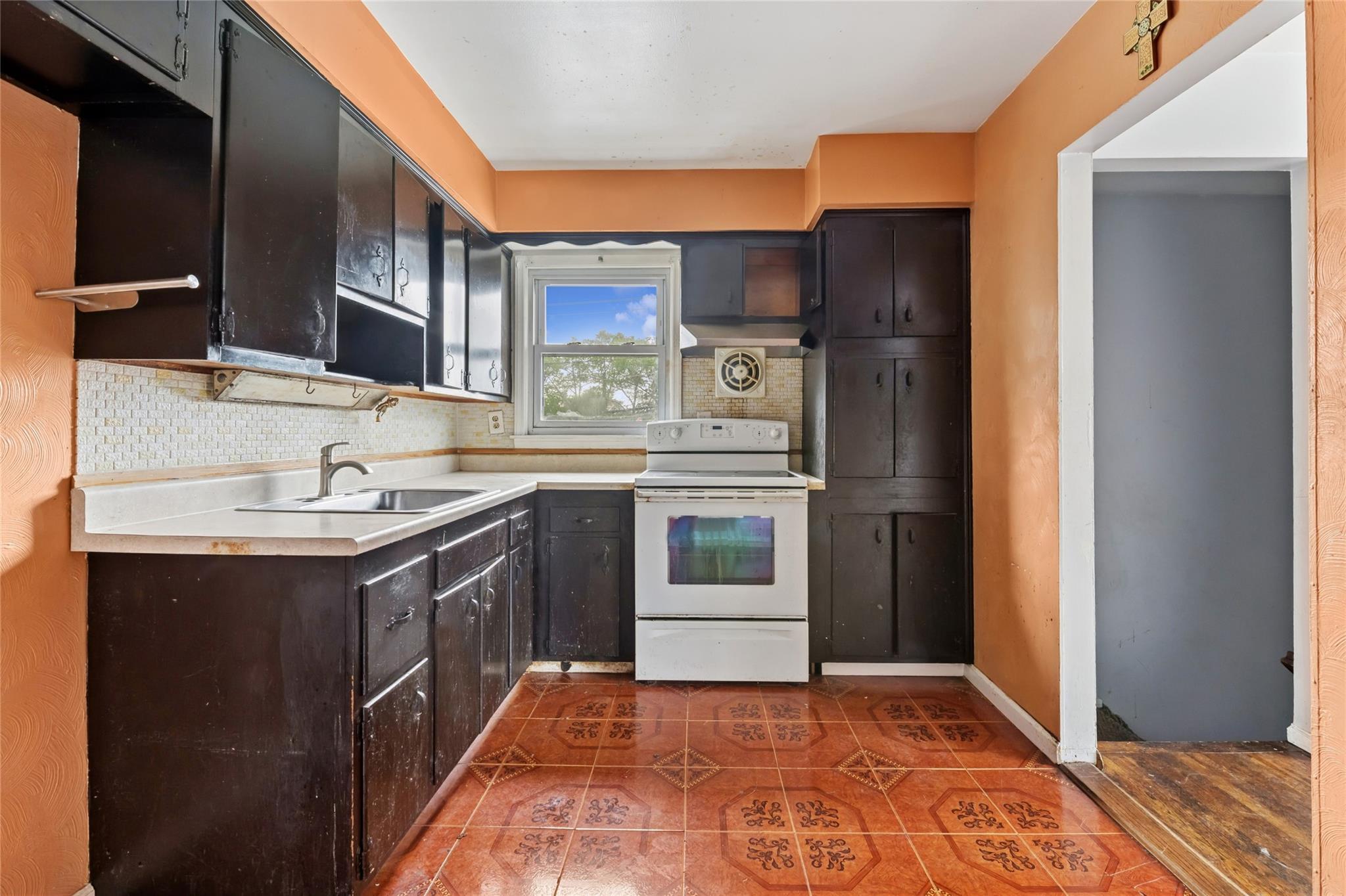 Single Family Denton  Nassau County, NY 11563, MLS-862150-26