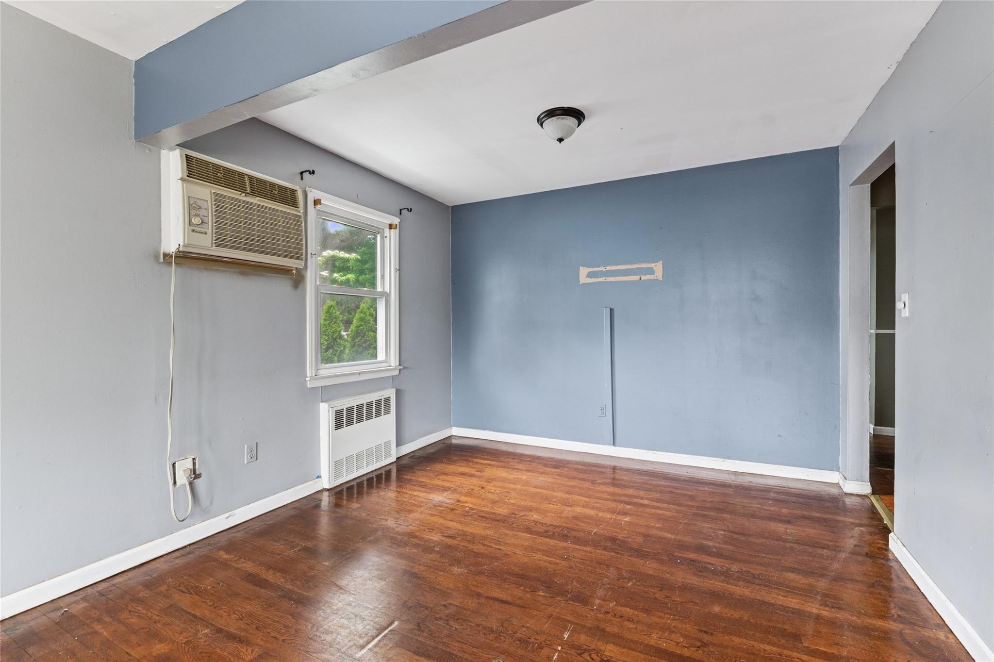 Single Family Denton  Nassau County, NY 11563, MLS-862150-6
