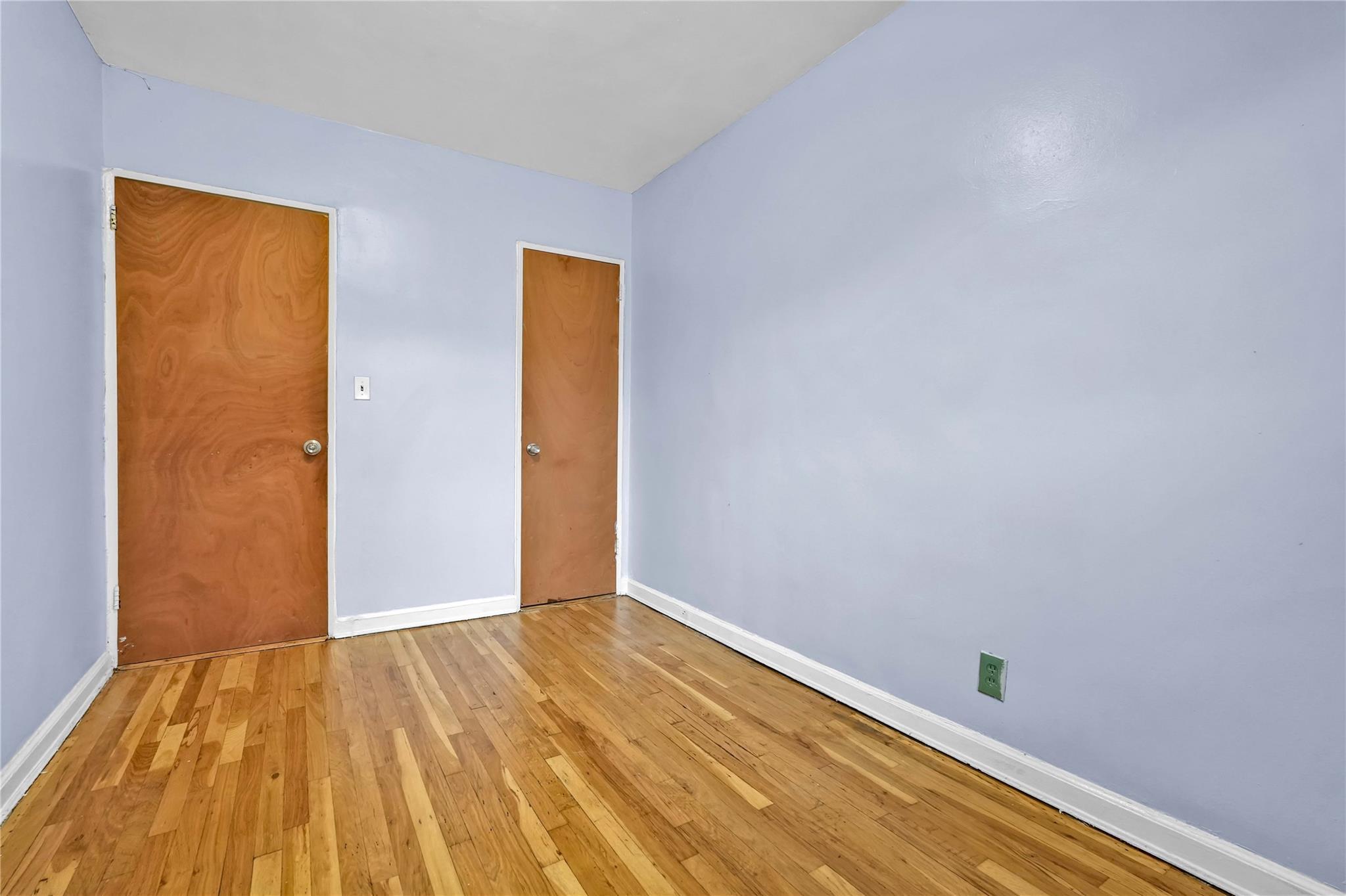 Single Family 213th  Bronx, NY 10469, MLS-862153-10