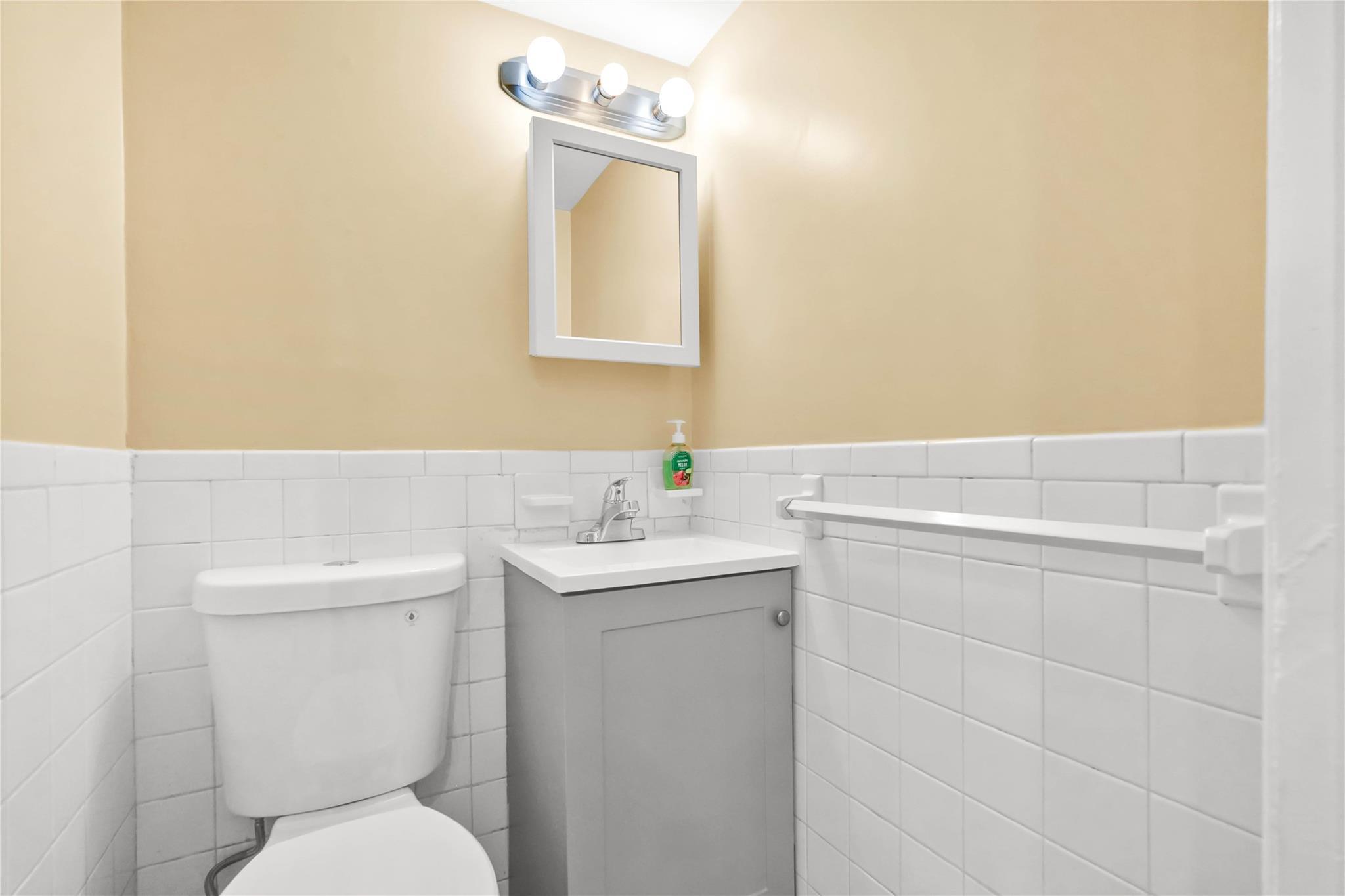 Single Family 213th  Bronx, NY 10469, MLS-862153-14