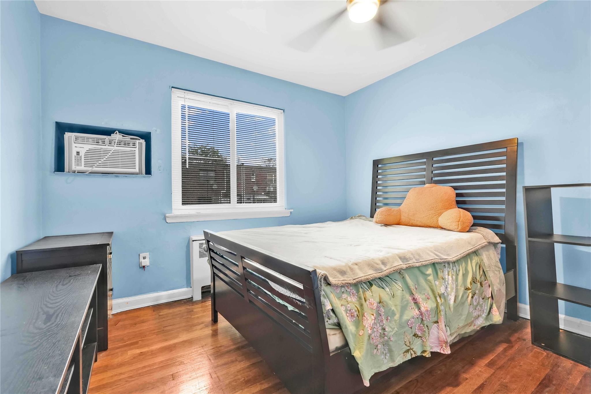 Single Family 213th  Bronx, NY 10469, MLS-862153-7