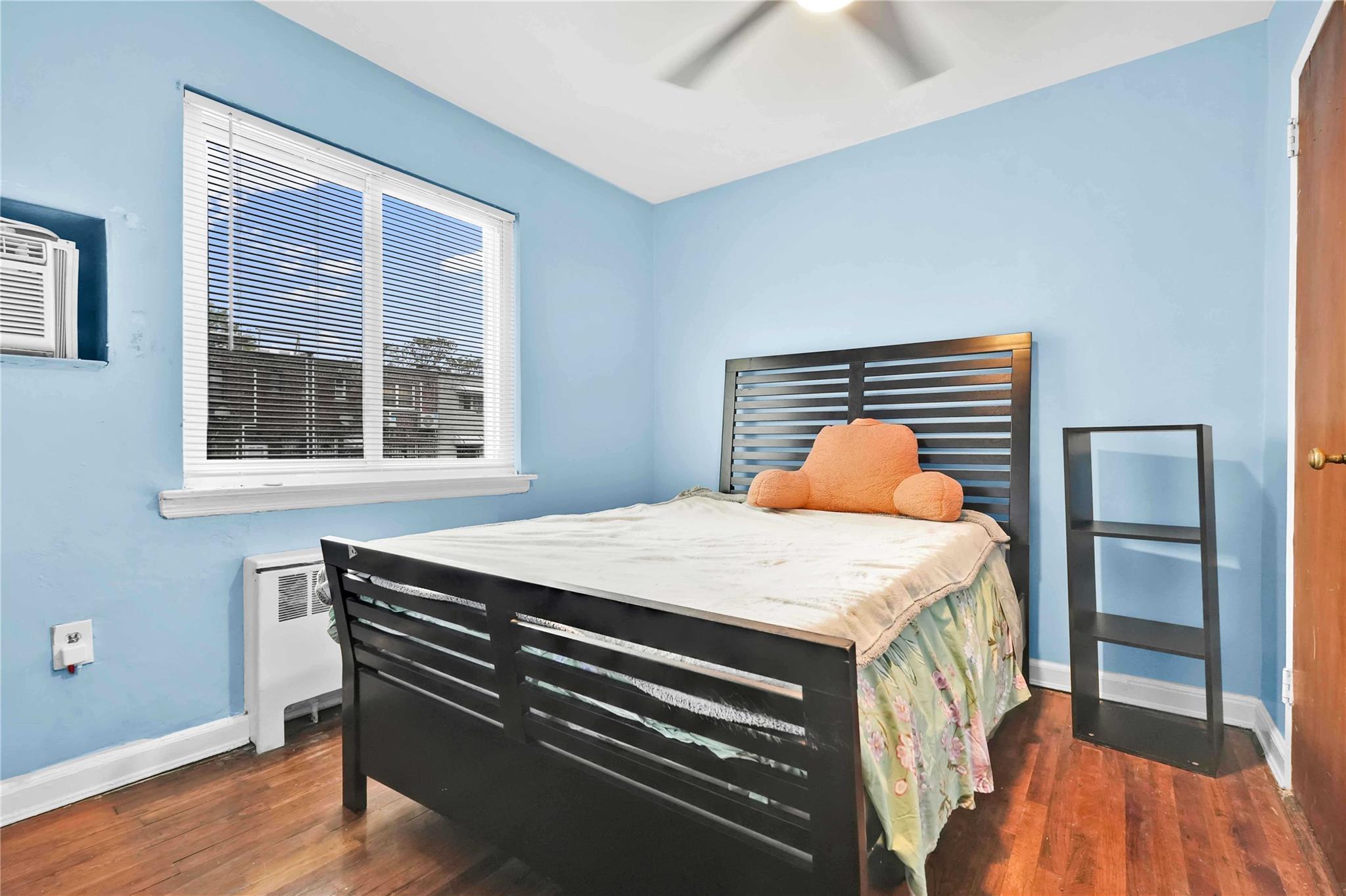 Single Family 213th  Bronx, NY 10469, MLS-862153-8