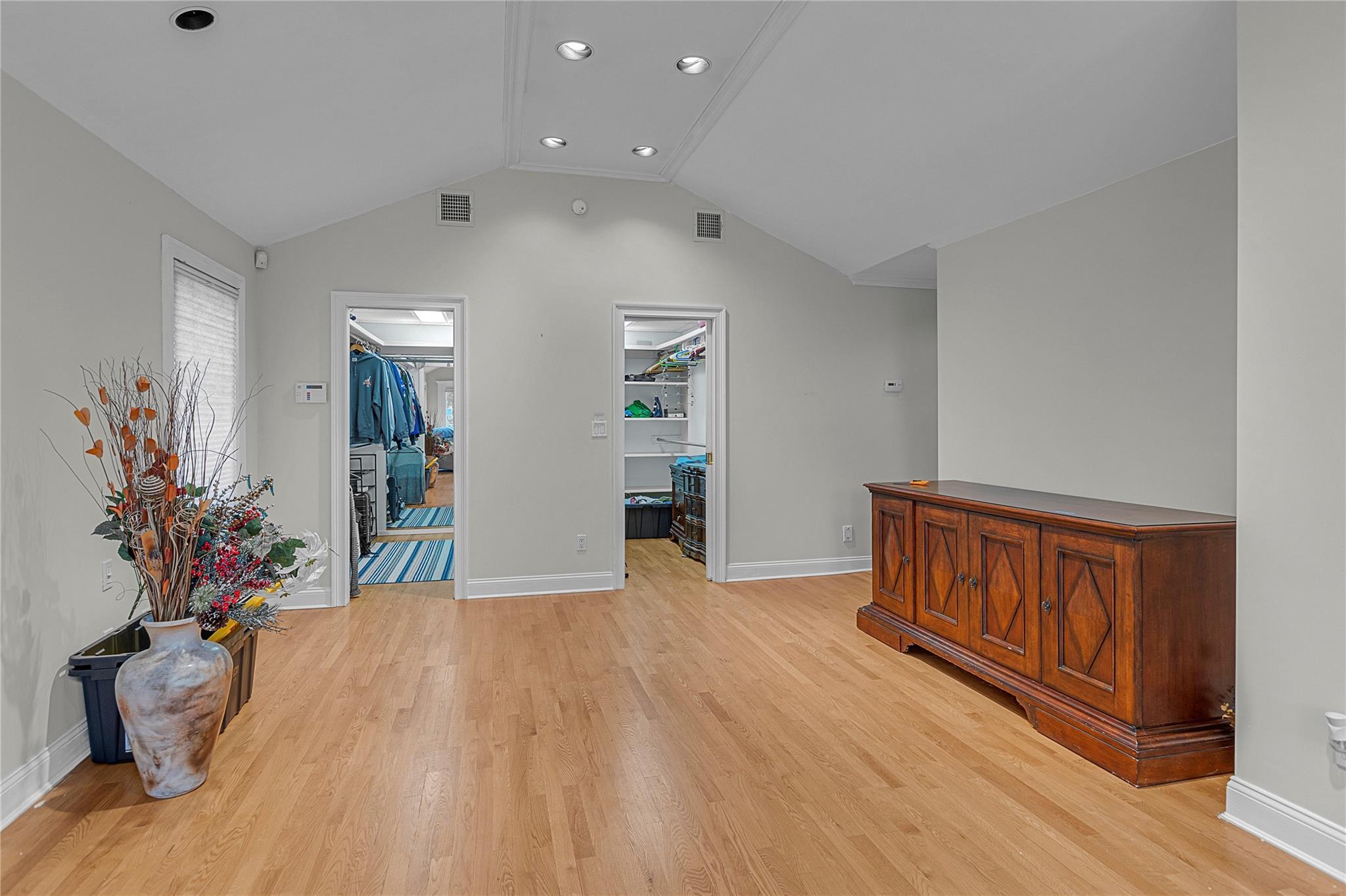 Single Family Teaneck  Suffolk County, NY 11731, MLS-862192-14