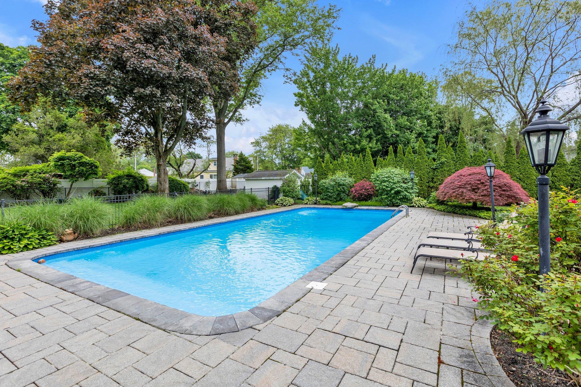 Single Family Teaneck  Suffolk County, NY 11731, MLS-862192-20