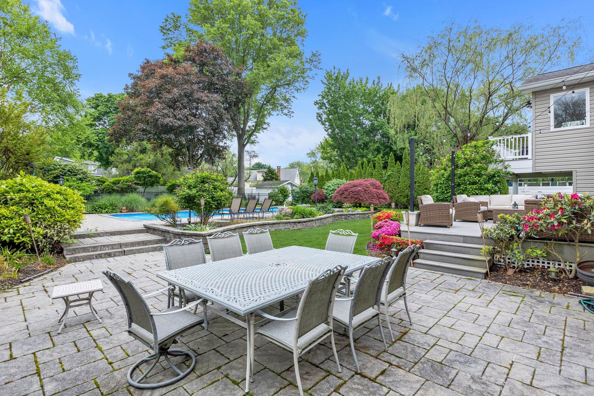 Single Family Teaneck  Suffolk County, NY 11731, MLS-862192-25