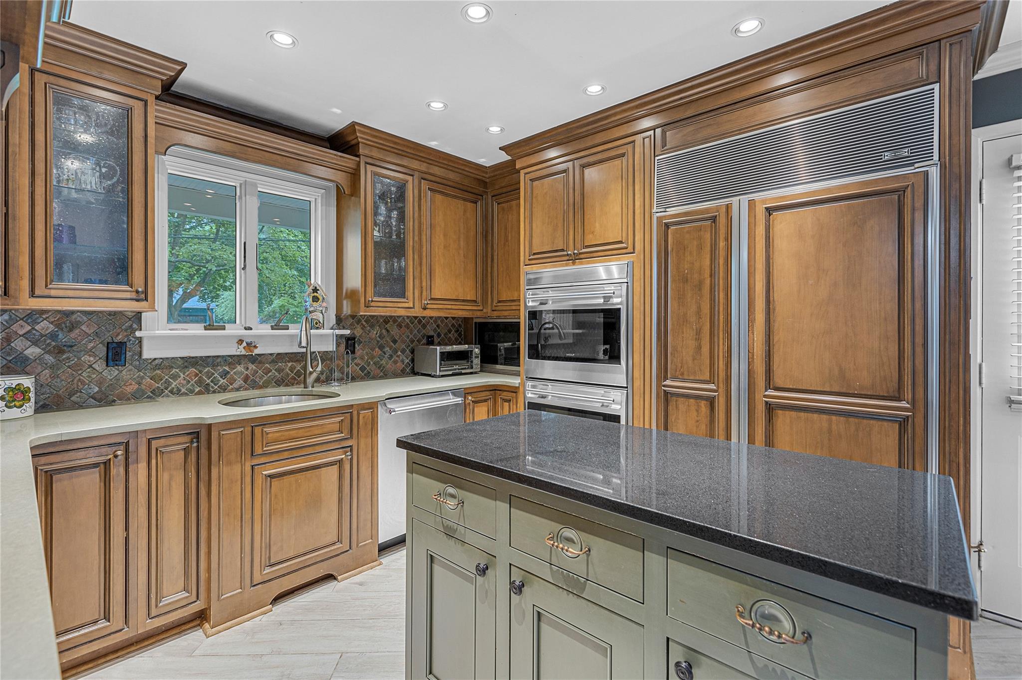 Single Family Teaneck  Suffolk County, NY 11731, MLS-862192-6