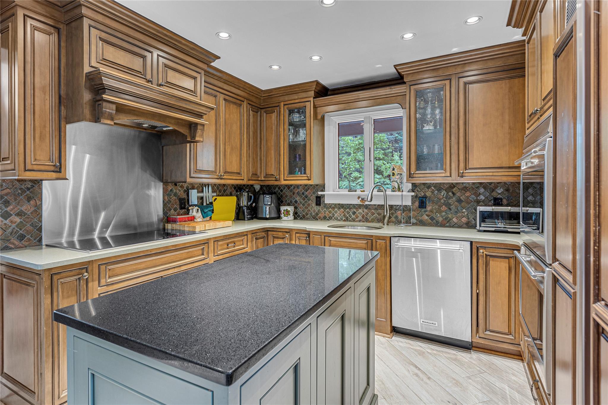 Single Family Teaneck  Suffolk County, NY 11731, MLS-862192-7