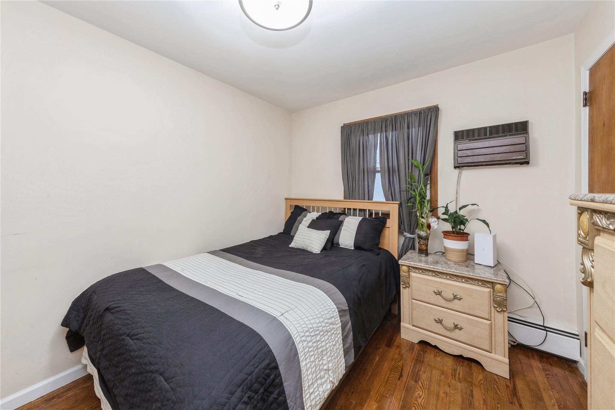 Single Family 164th  Queens, NY 11414, MLS-862194-10