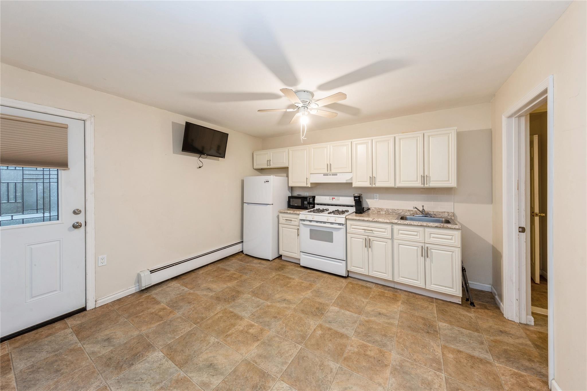 Single Family 164th  Queens, NY 11414, MLS-862194-16