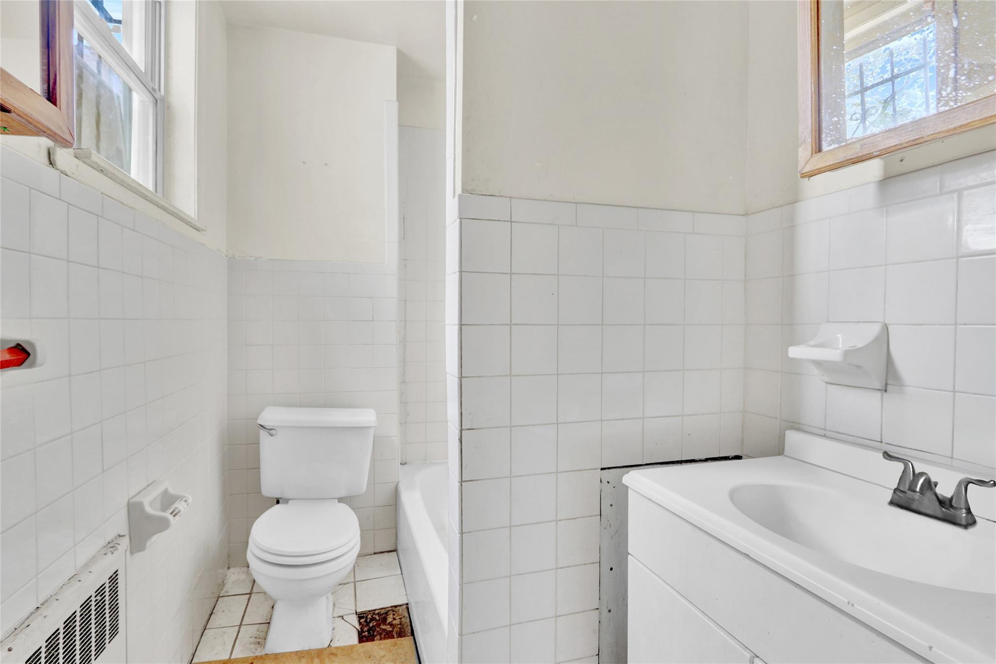 Single Family Van Siclen  Brooklyn, NY 11207, MLS-862200-10