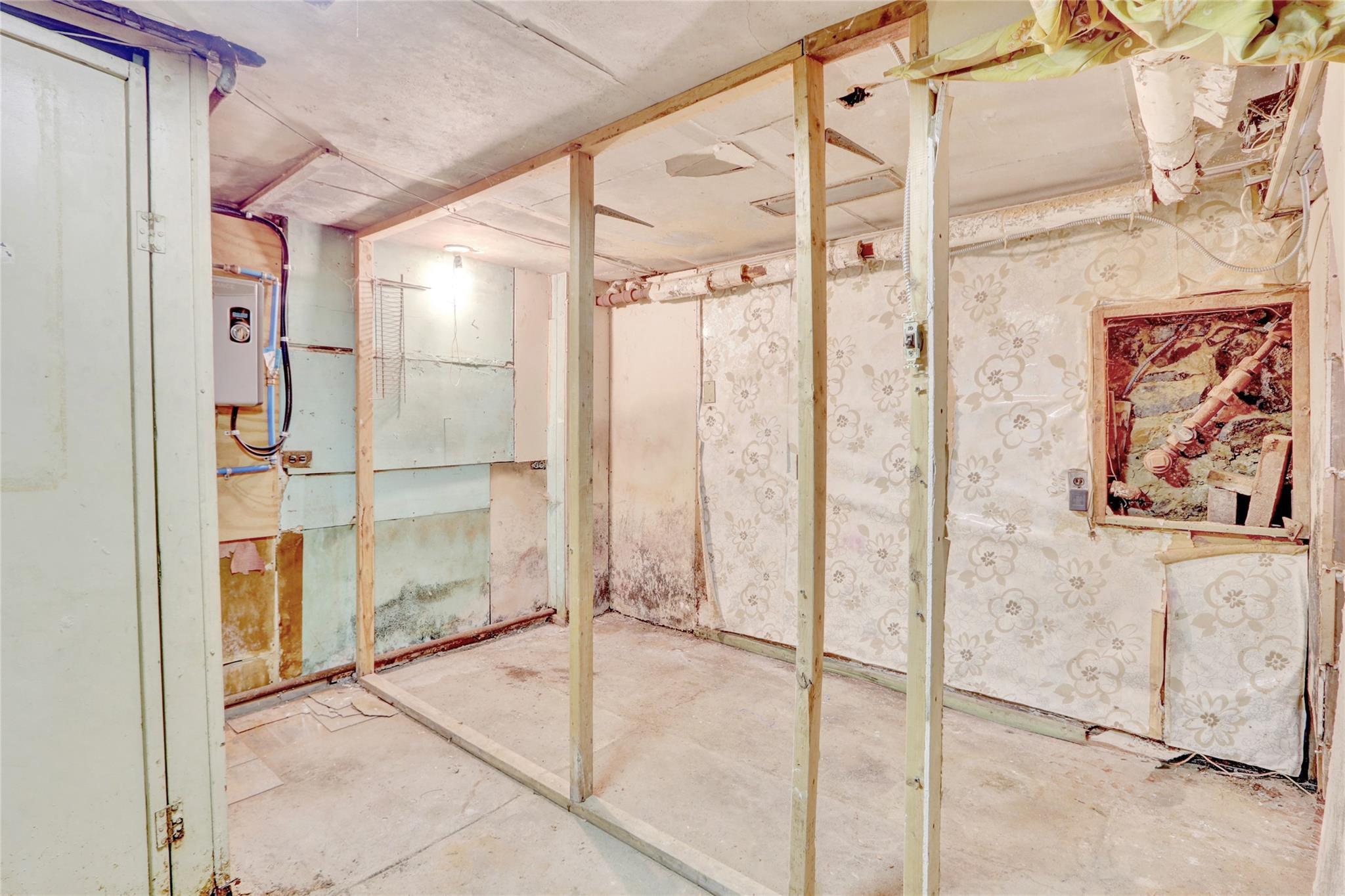 Single Family Van Siclen  Brooklyn, NY 11207, MLS-862200-13