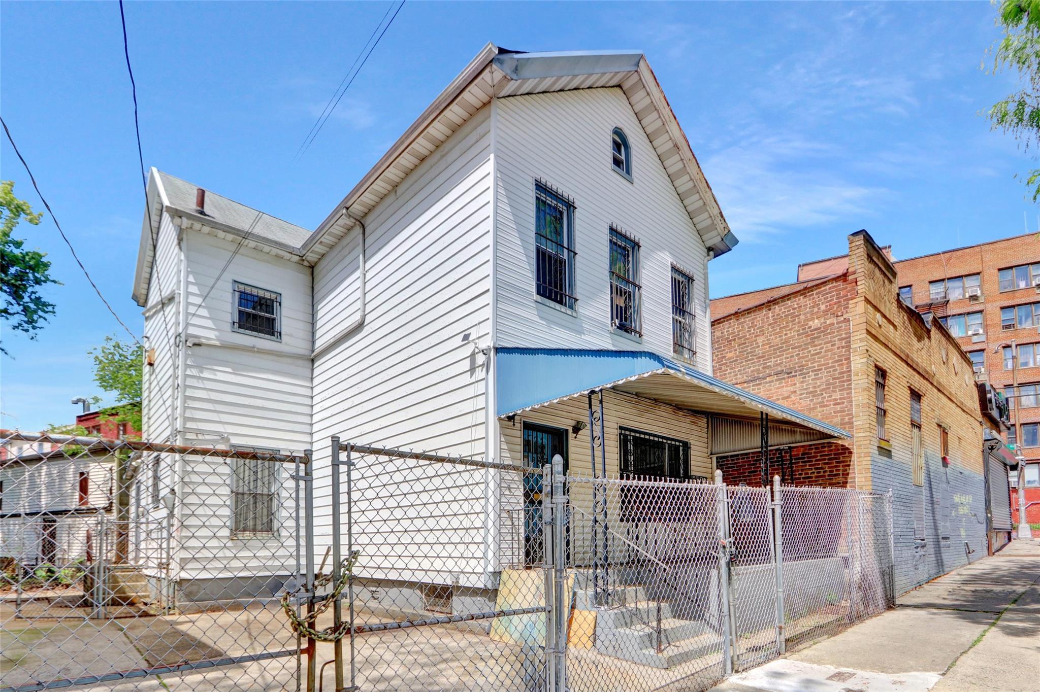 Single Family Van Siclen  Brooklyn, NY 11207, MLS-862200-2