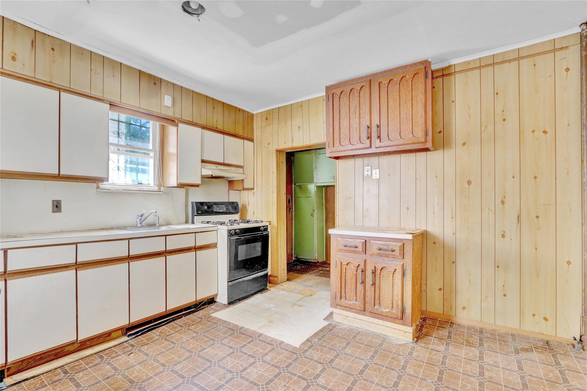 Single Family Van Siclen  Brooklyn, NY 11207, MLS-862200-5