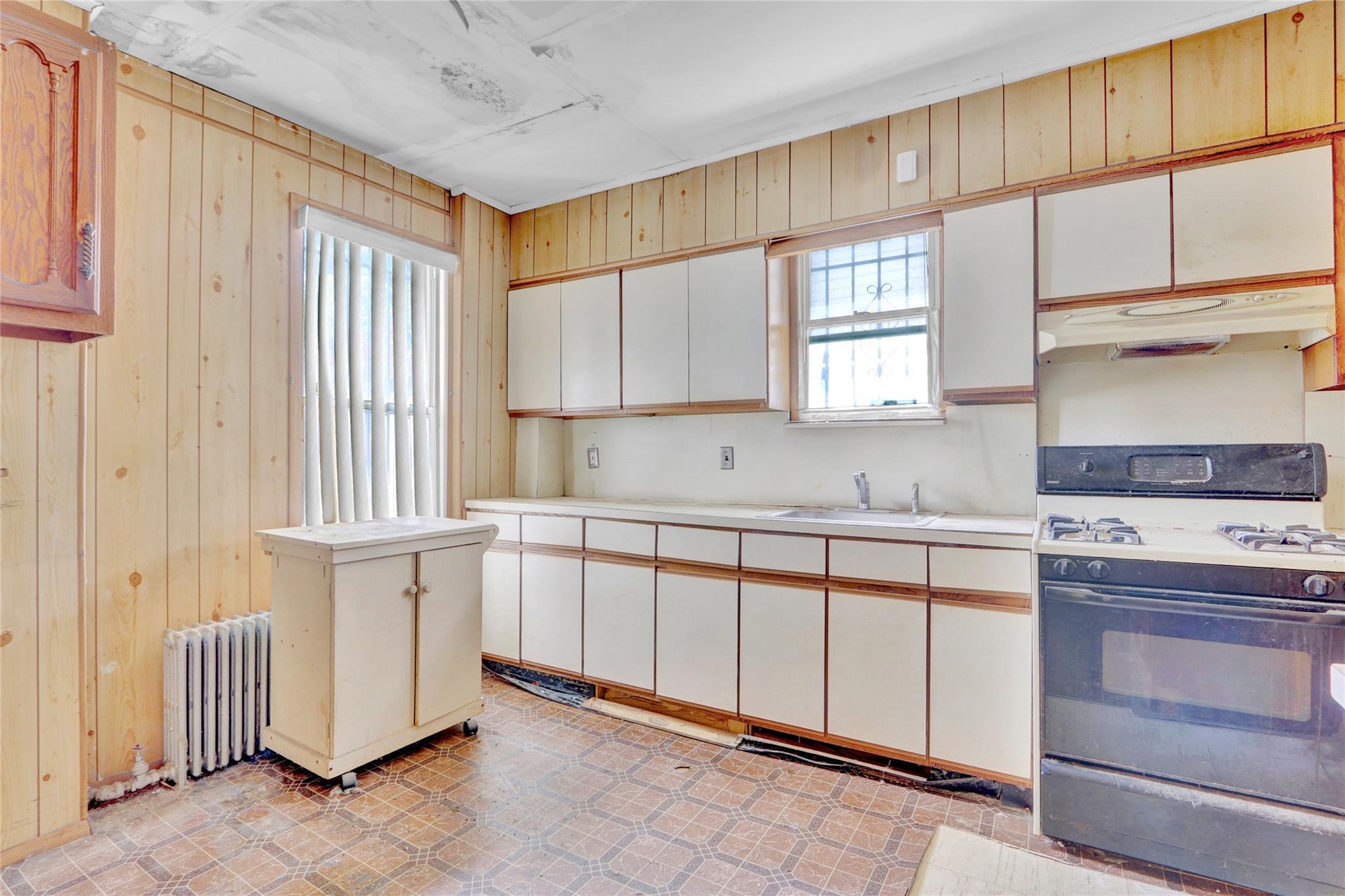 Single Family Van Siclen  Brooklyn, NY 11207, MLS-862200-6
