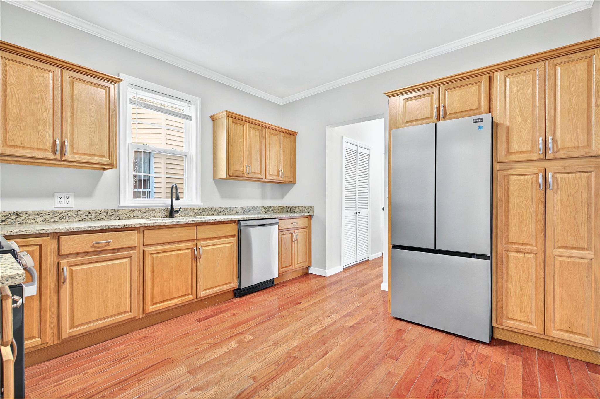 Single Family Terrace  Westchester County, NY 10550, MLS-862204-16