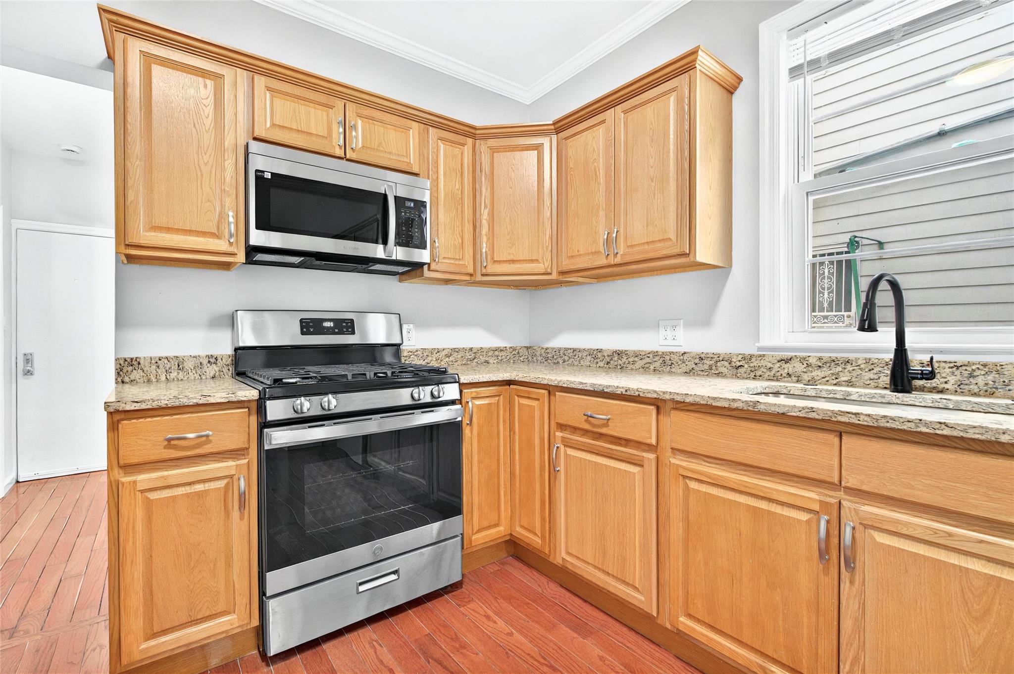 Single Family Terrace  Westchester County, NY 10550, MLS-862204-17