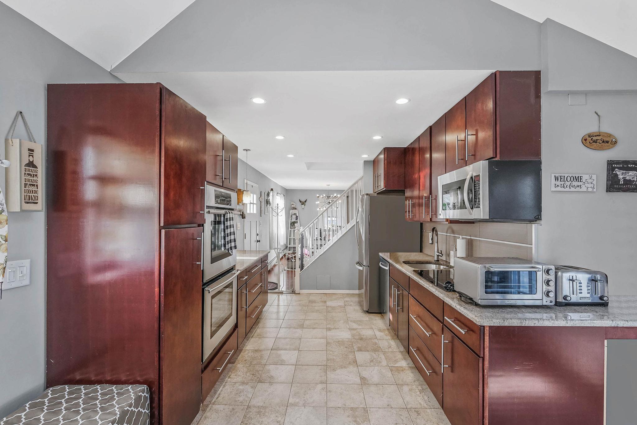 Single Family Oaktree  Nassau County, NY 11756, MLS-862206-16