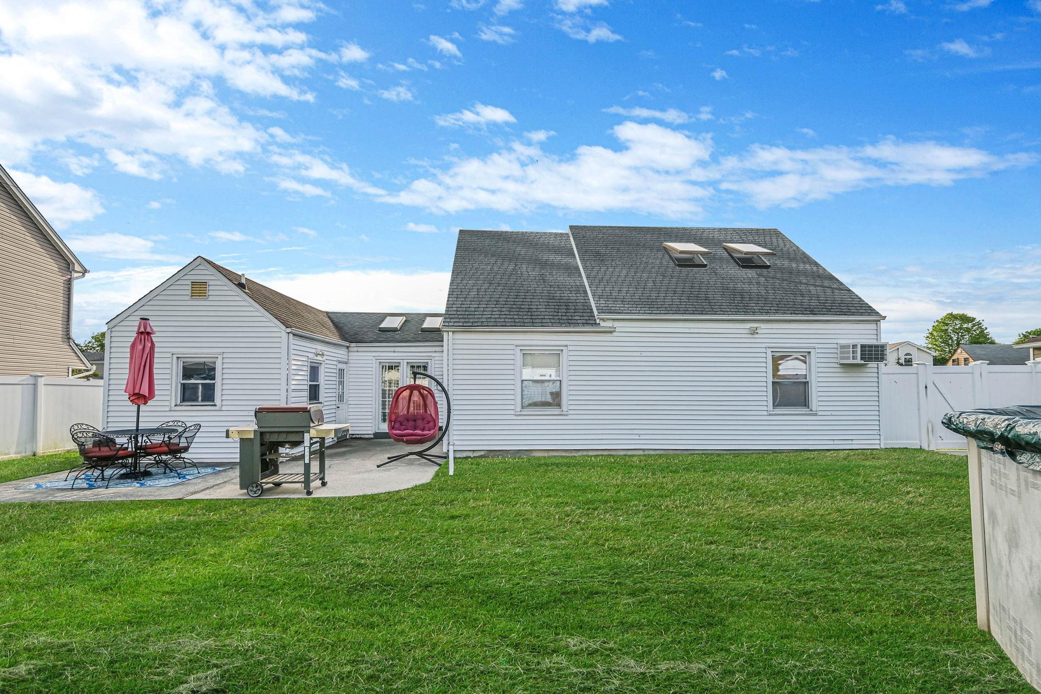 Single Family Oaktree  Nassau County, NY 11756, MLS-862206-5