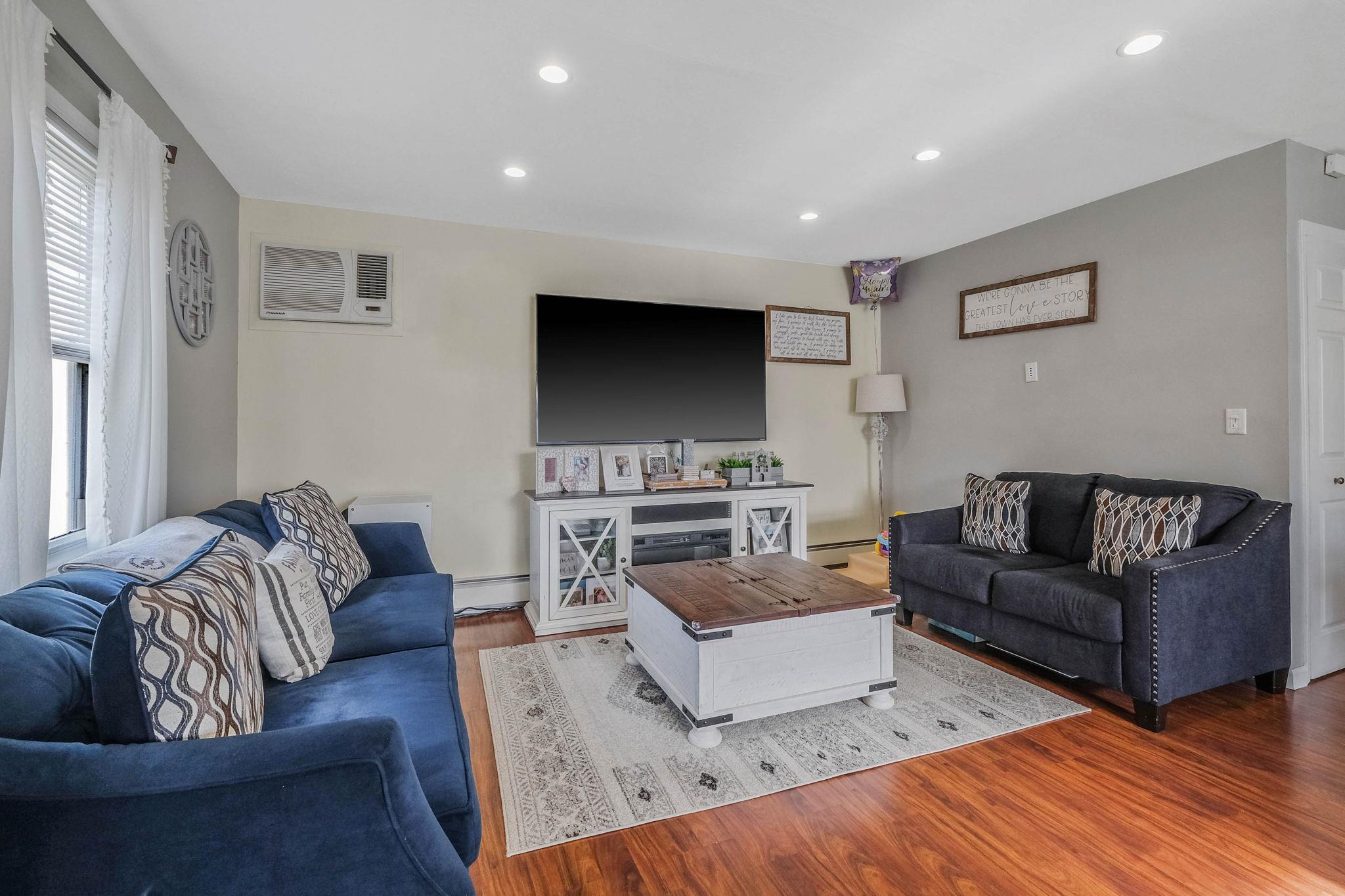 Single Family Oaktree  Nassau County, NY 11756, MLS-862206-8