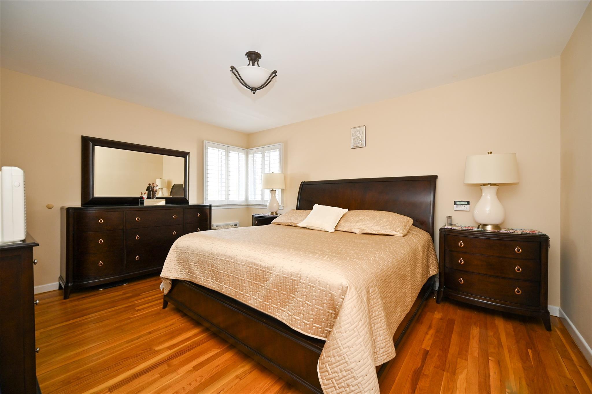 Single Family 166  Queens, NY 11357, MLS-862223-11