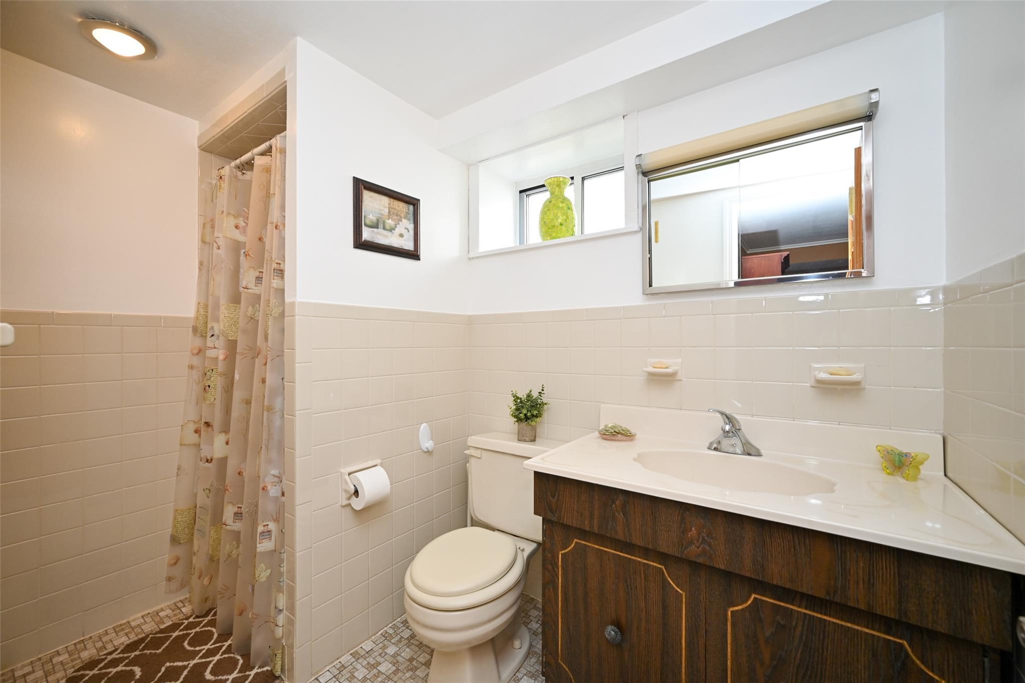 Single Family 166  Queens, NY 11357, MLS-862223-20