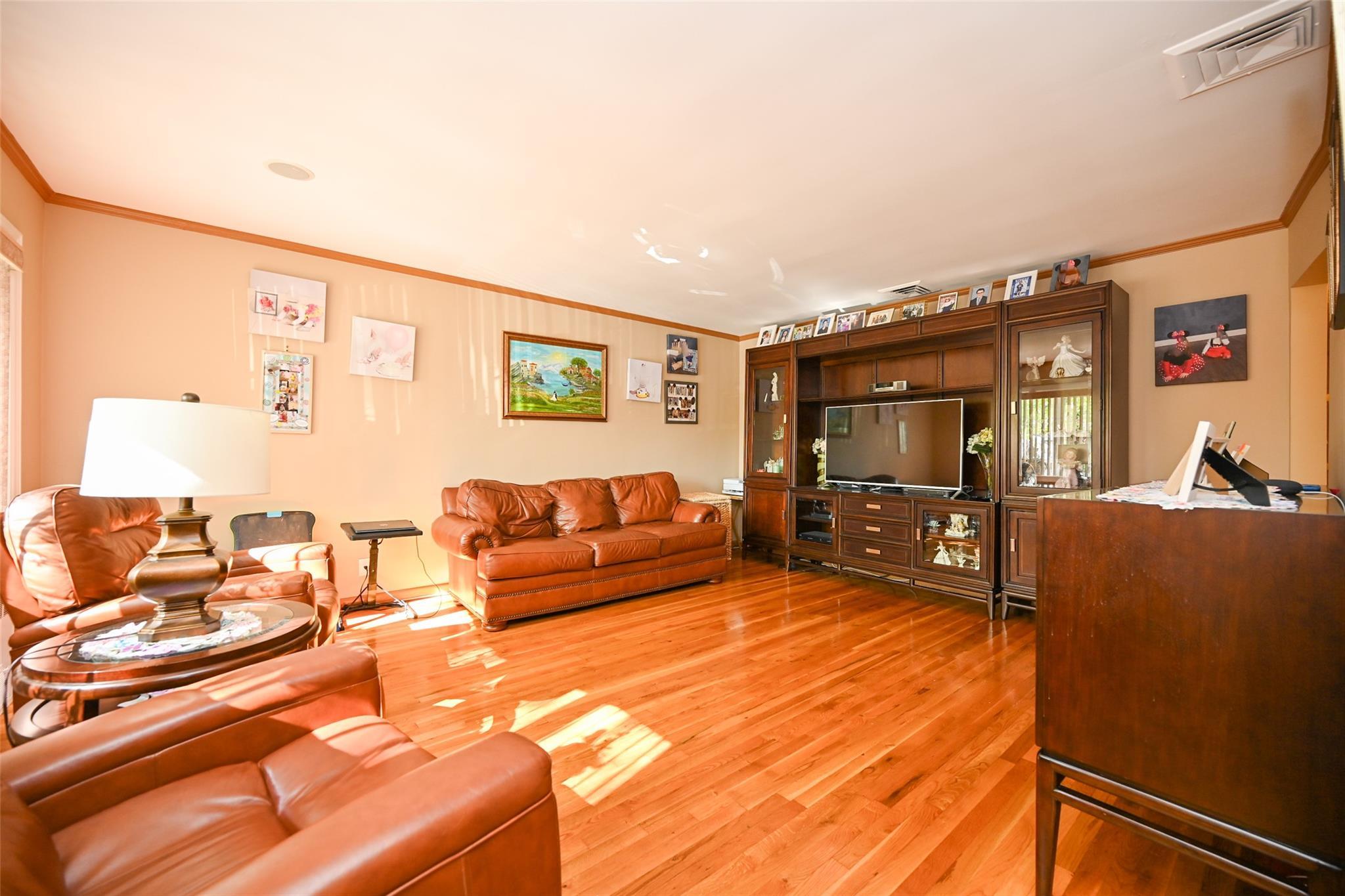 Single Family 166  Queens, NY 11357, MLS-862223-5