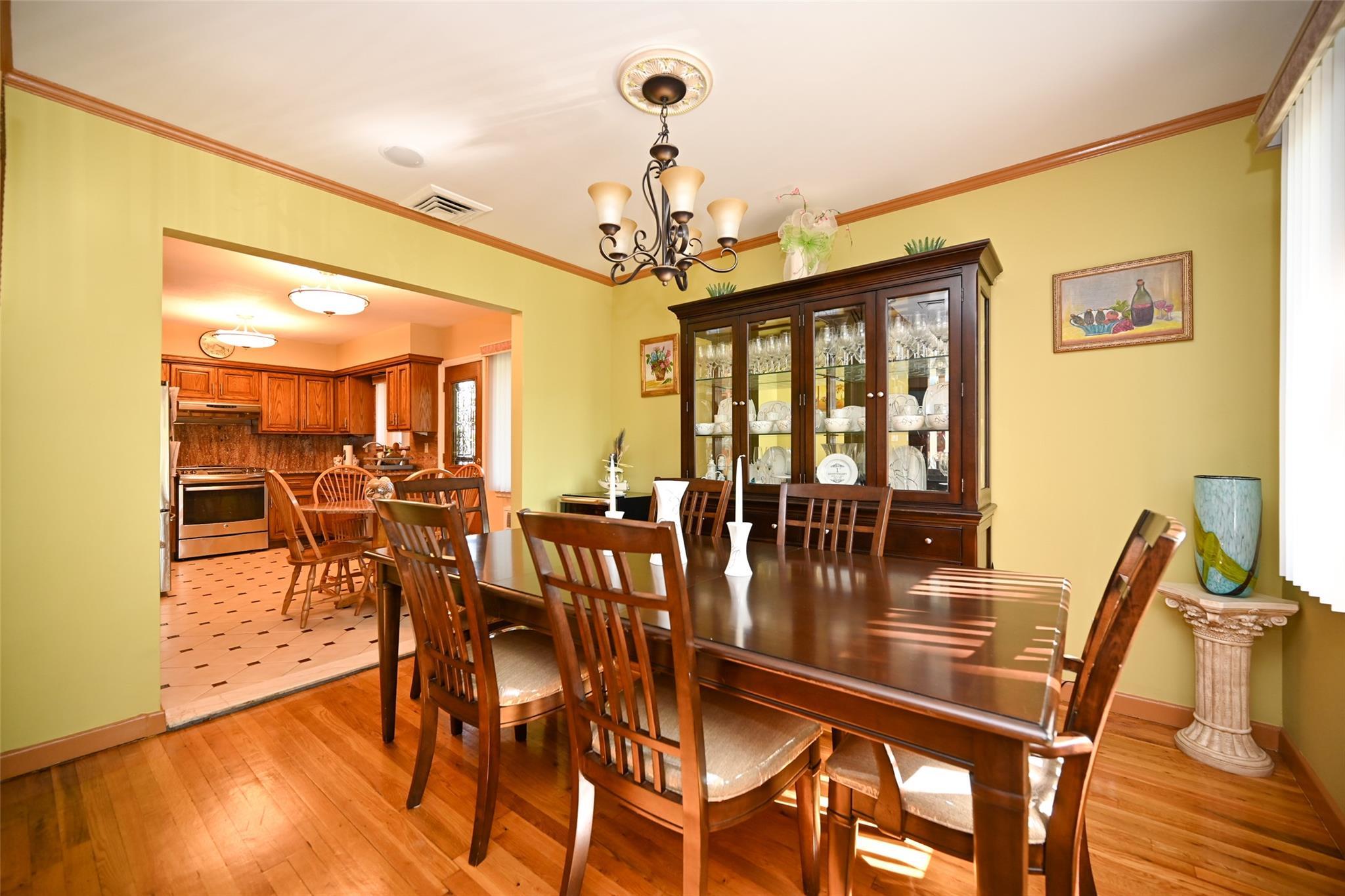 Single Family 166  Queens, NY 11357, MLS-862223-9