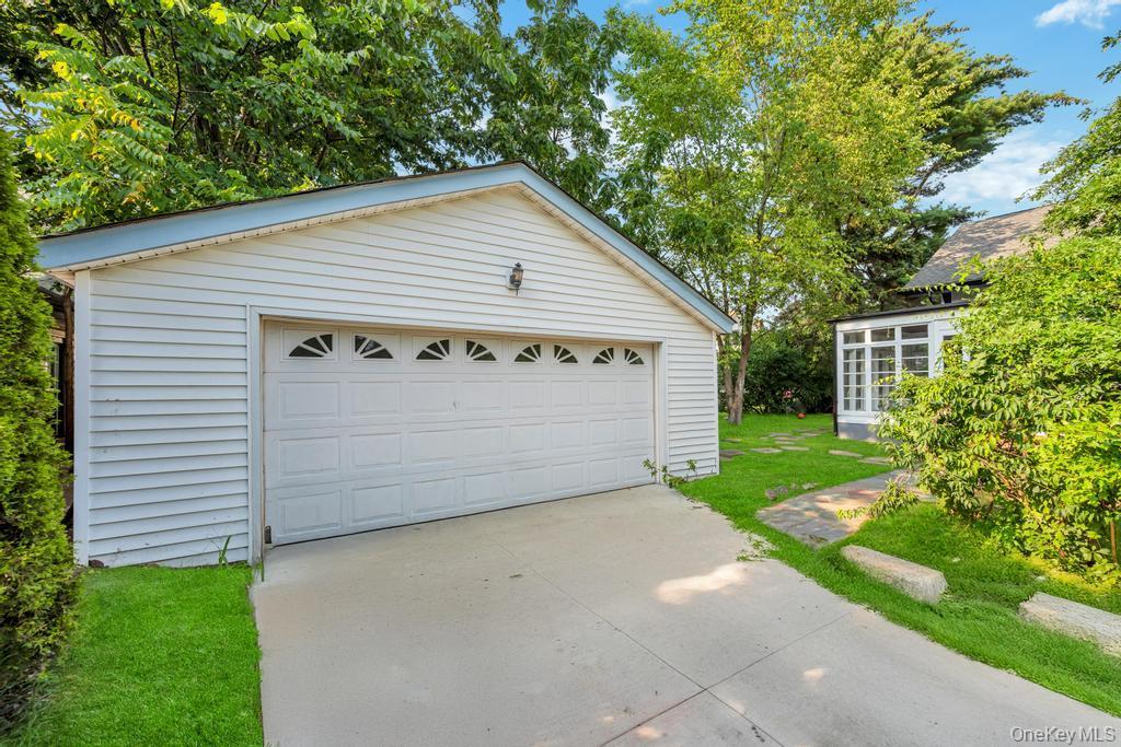 Single Family Superior  Nassau County, NY 11001, MLS-862241-25