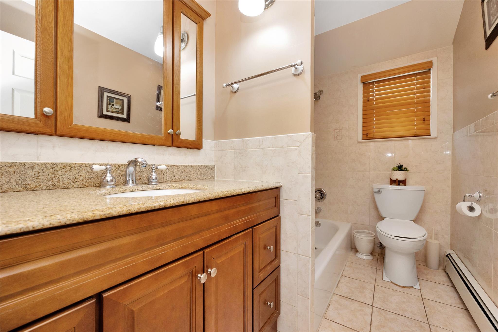 Single Family Colridge  Nassau County, NY 11793, MLS-862246-17